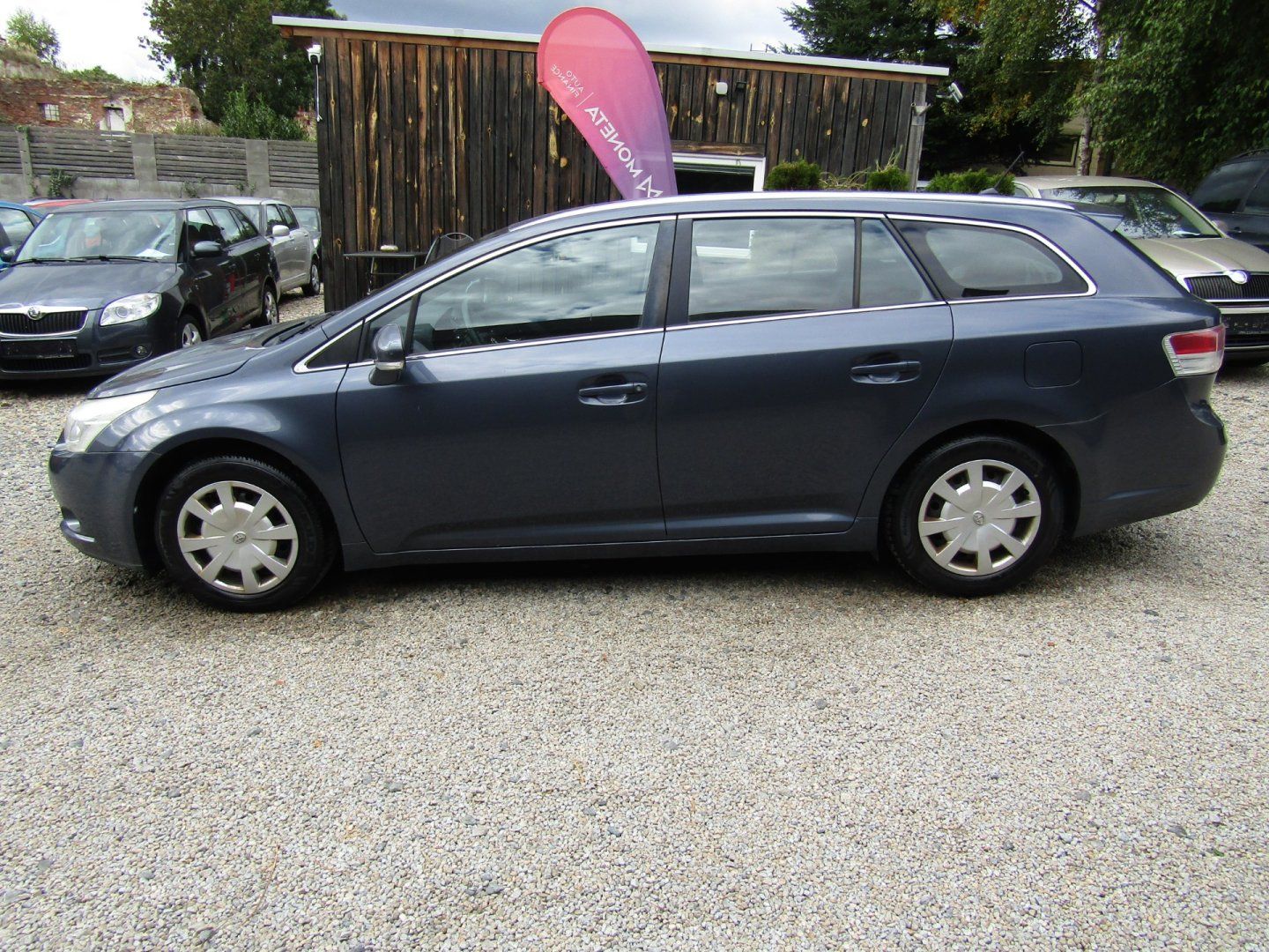Toyota Avensis, 1.6 16V  97kW  ZIMNÍ PNEU - fotka 3