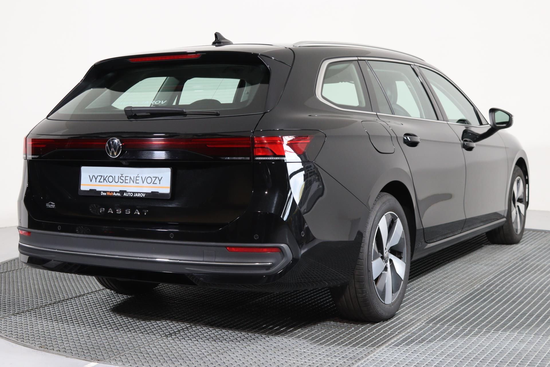 Volkswagen Passat, Business 2,0 TDI DSG 110 kW - fotka 2