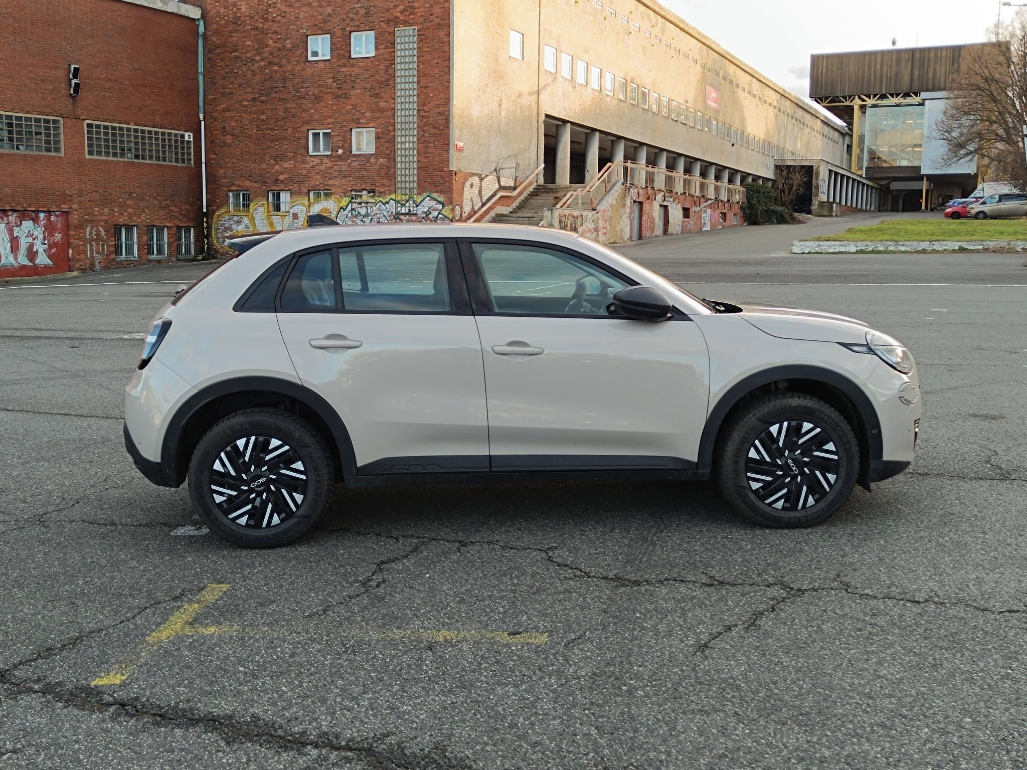 Fiat 600, Fiat 600 1.2 Turbo Hybrid 100k - fotka 4