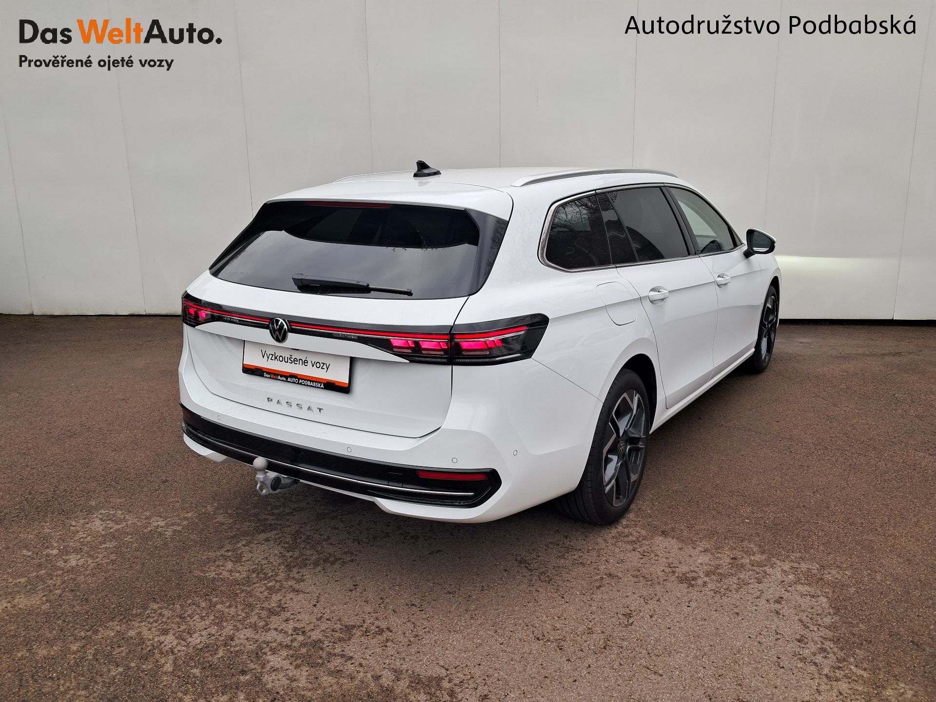 Volkswagen Passat Variant, PASSAT VARIANT ELEGANCE 2.0 TD - fotka 2