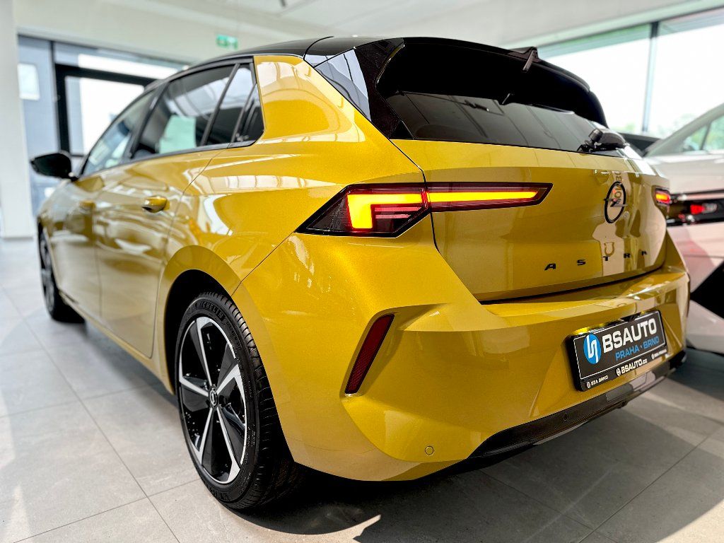 Opel Astra, GS Line hybrid automat + ZP - fotka 3
