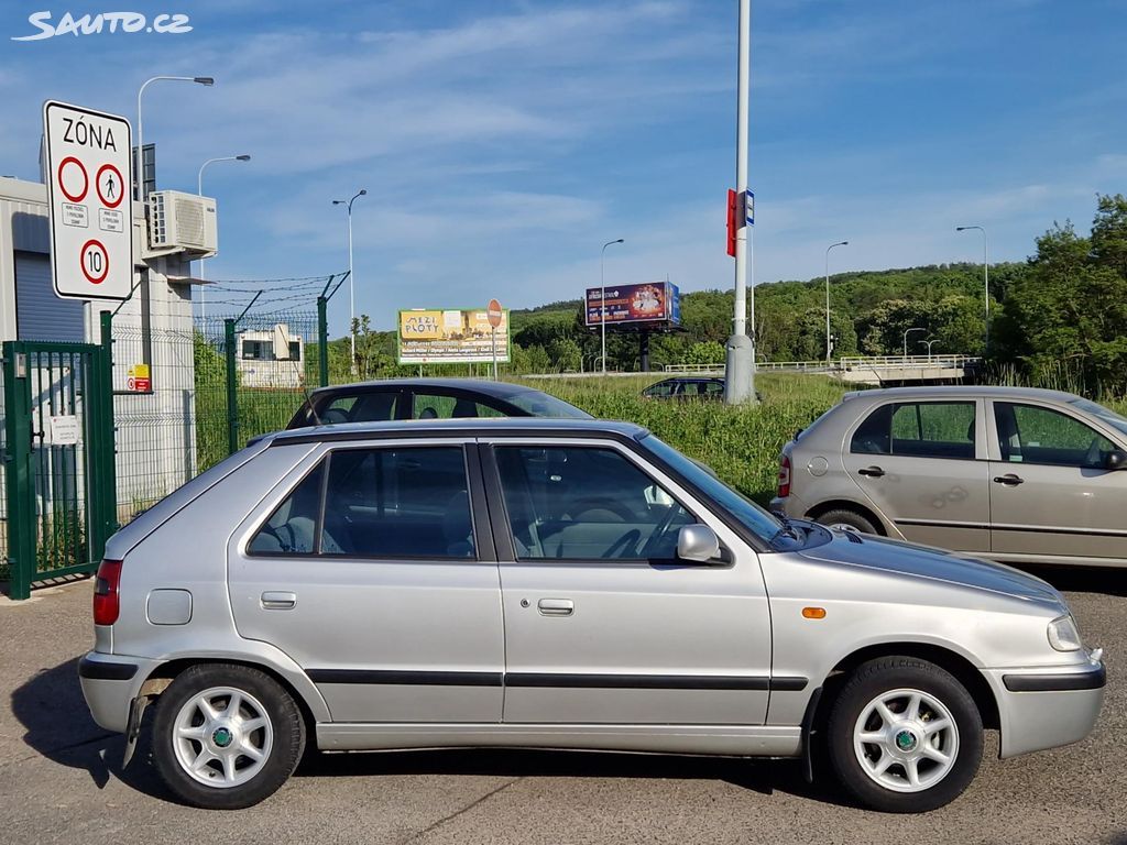 Škoda Felicia, GARÁŽOVANÁ, BEZ KOROZE! - fotka 4