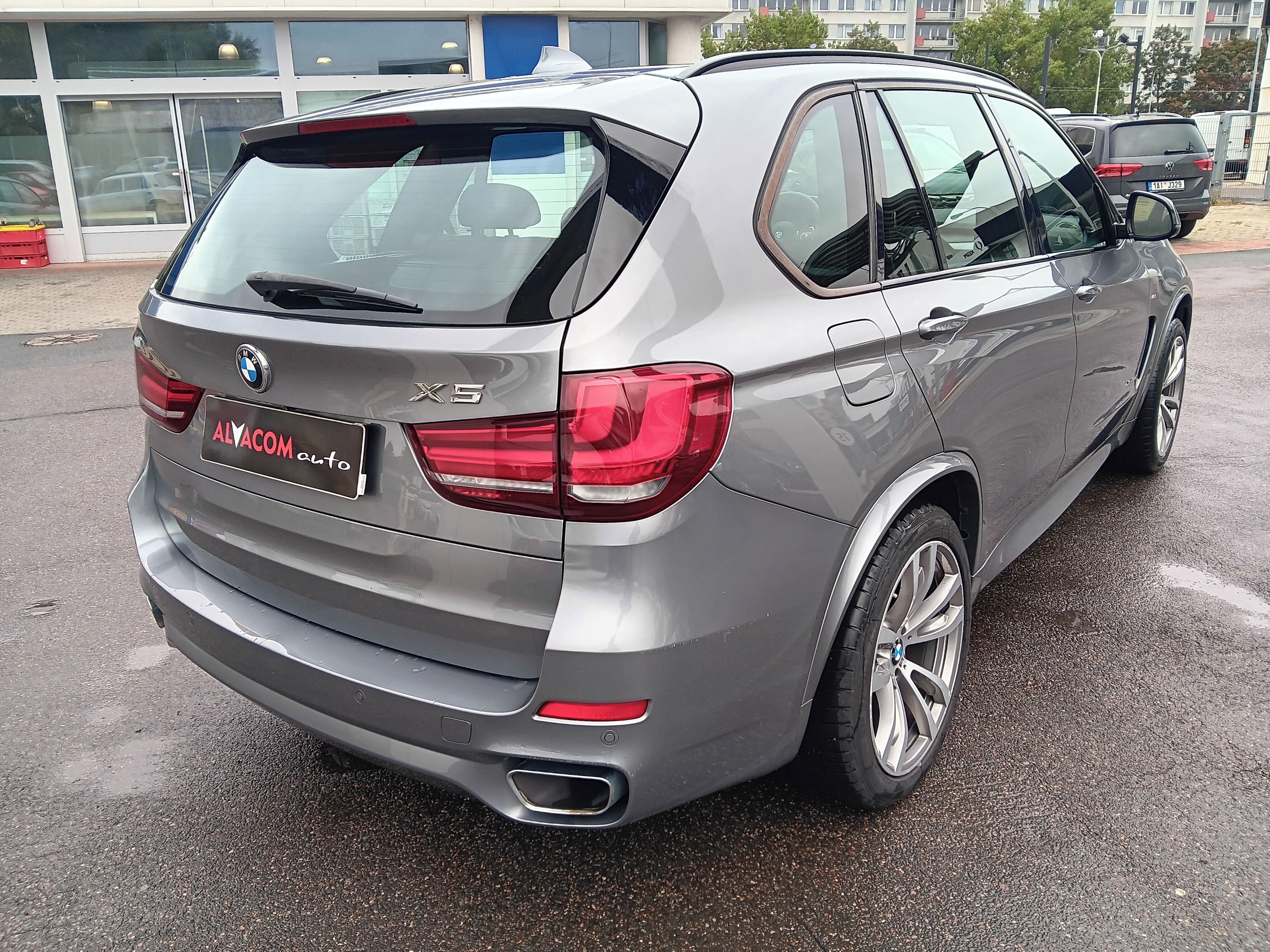 BMW X5, 30D koupeno v CZ - fotka 6