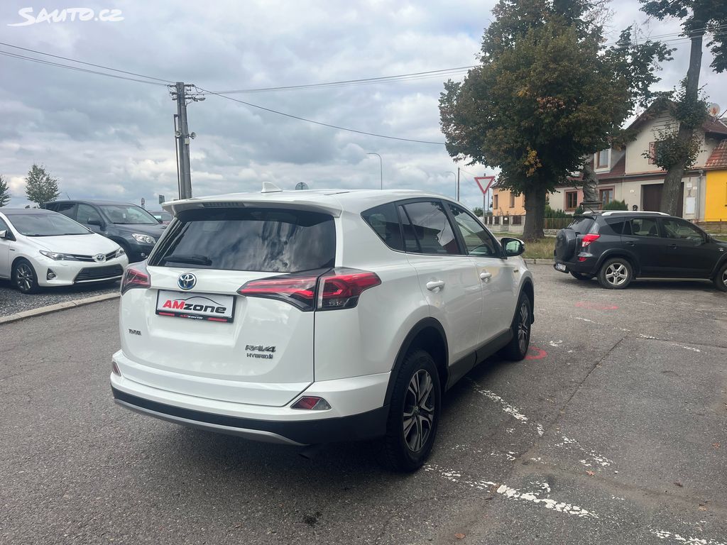 Toyota Rav4, fotka 8