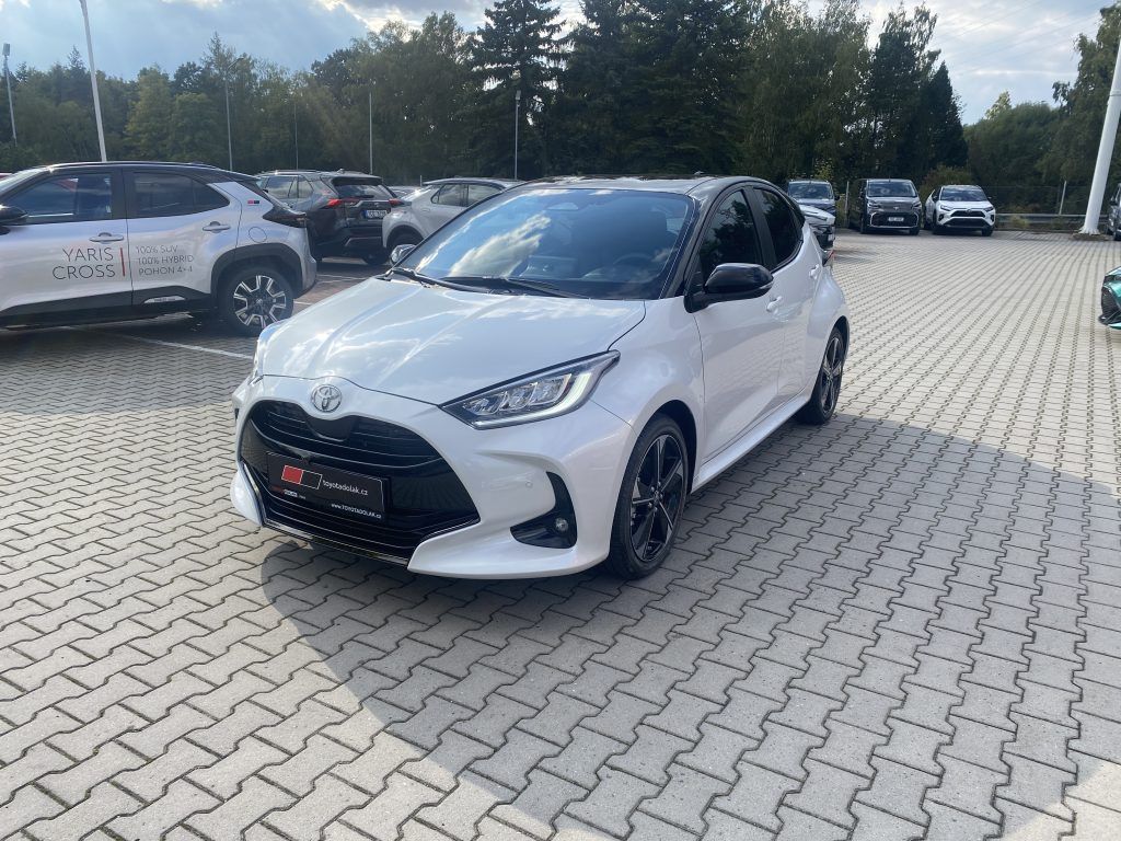Toyota Yaris, 1.5 Hybrid 130 Premiere Ed. - fotka 3