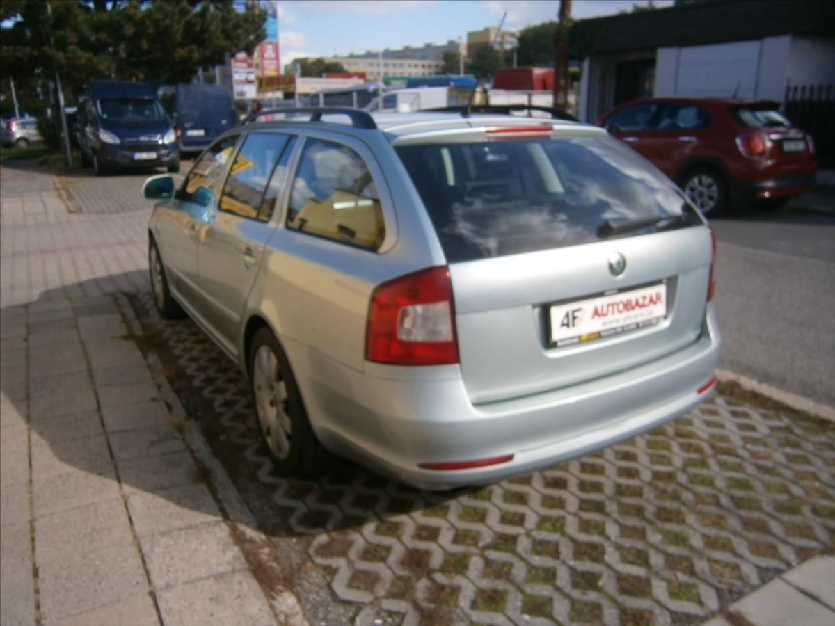 Škoda Octavia, 1,6 TDI KLIMA - fotka 4