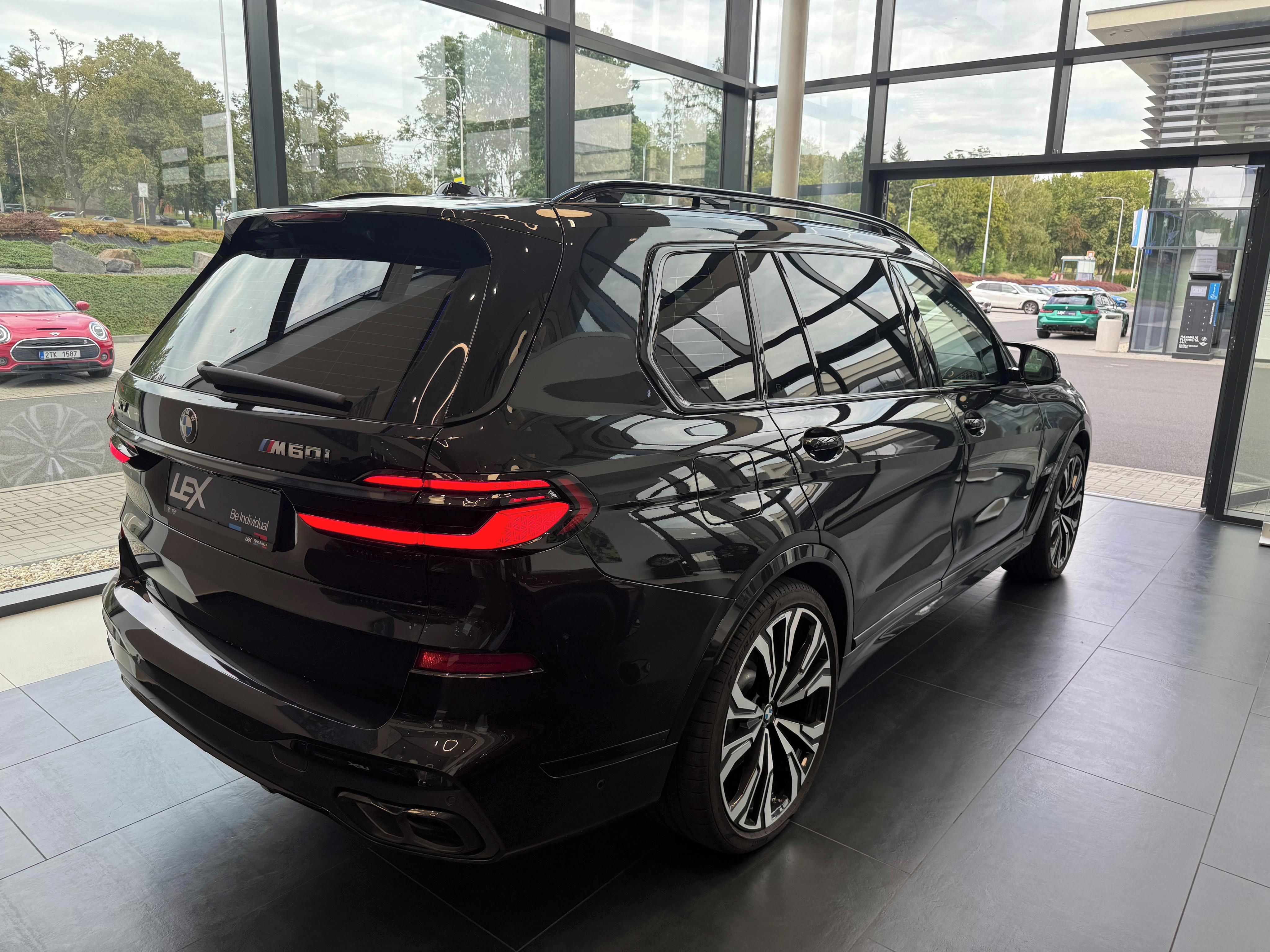 BMW X7, M60i, 1. majitel, plná výbava - fotka 5
