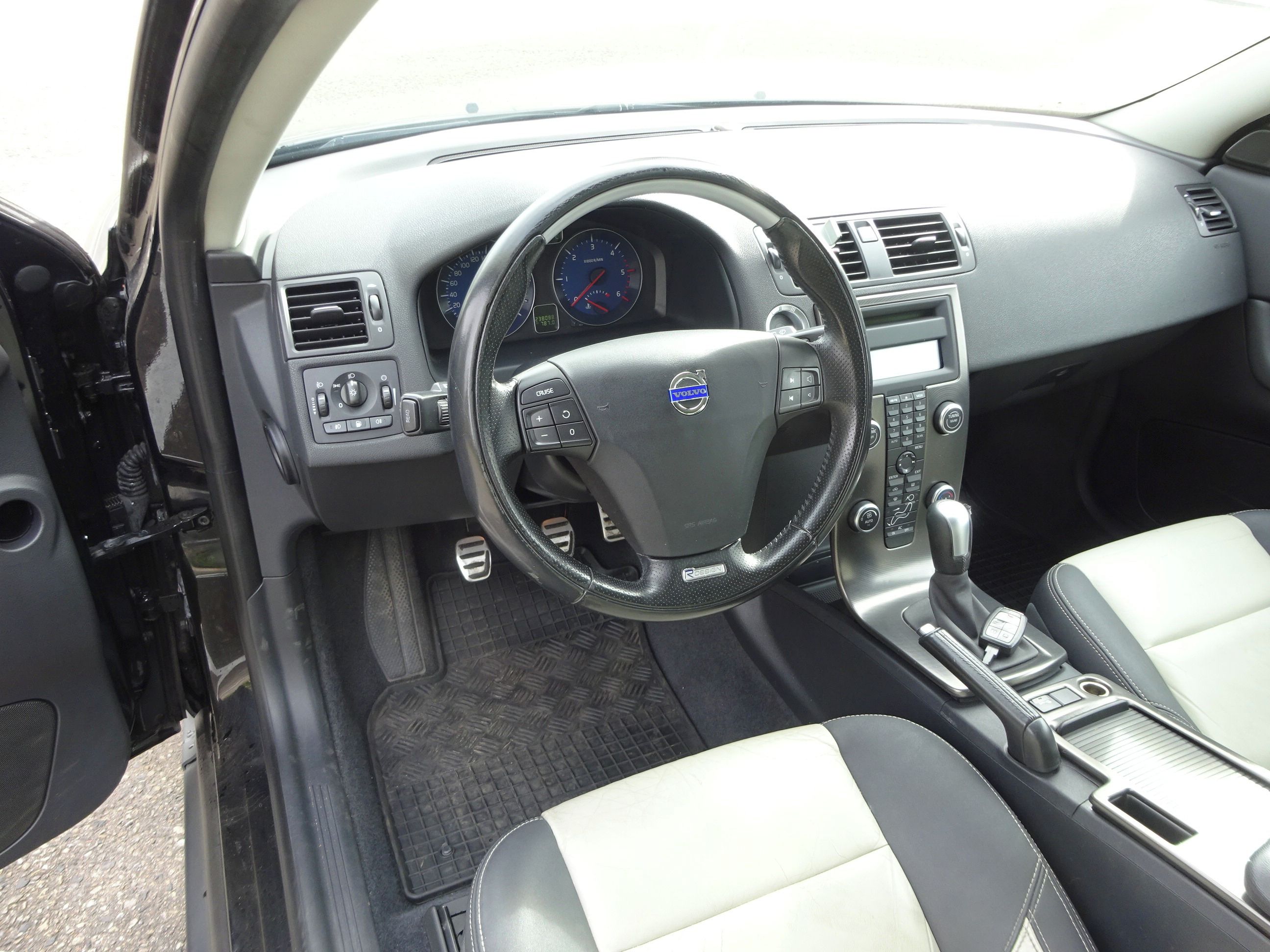 Volvo C30, 1.6D (84 KW) - fotka 5