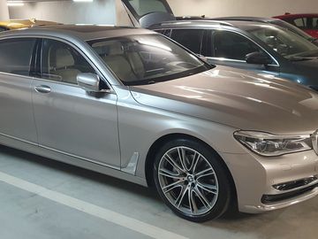 740Li xdrive,ČR,B&W,Tv,full,2M