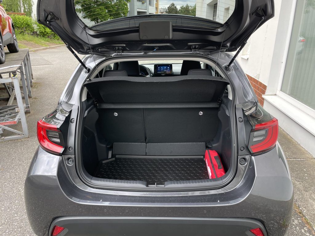 Toyota Yaris, 1.5, HEV 116, Style - fotka 6