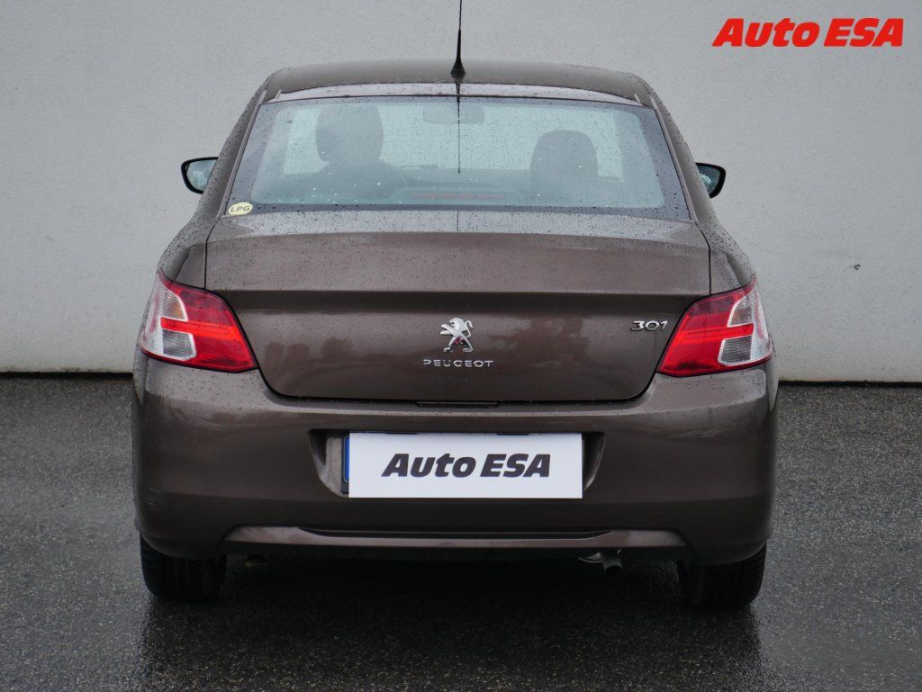 Peugeot 301, 1.2 i,ČR,AC,tempo - fotka 5