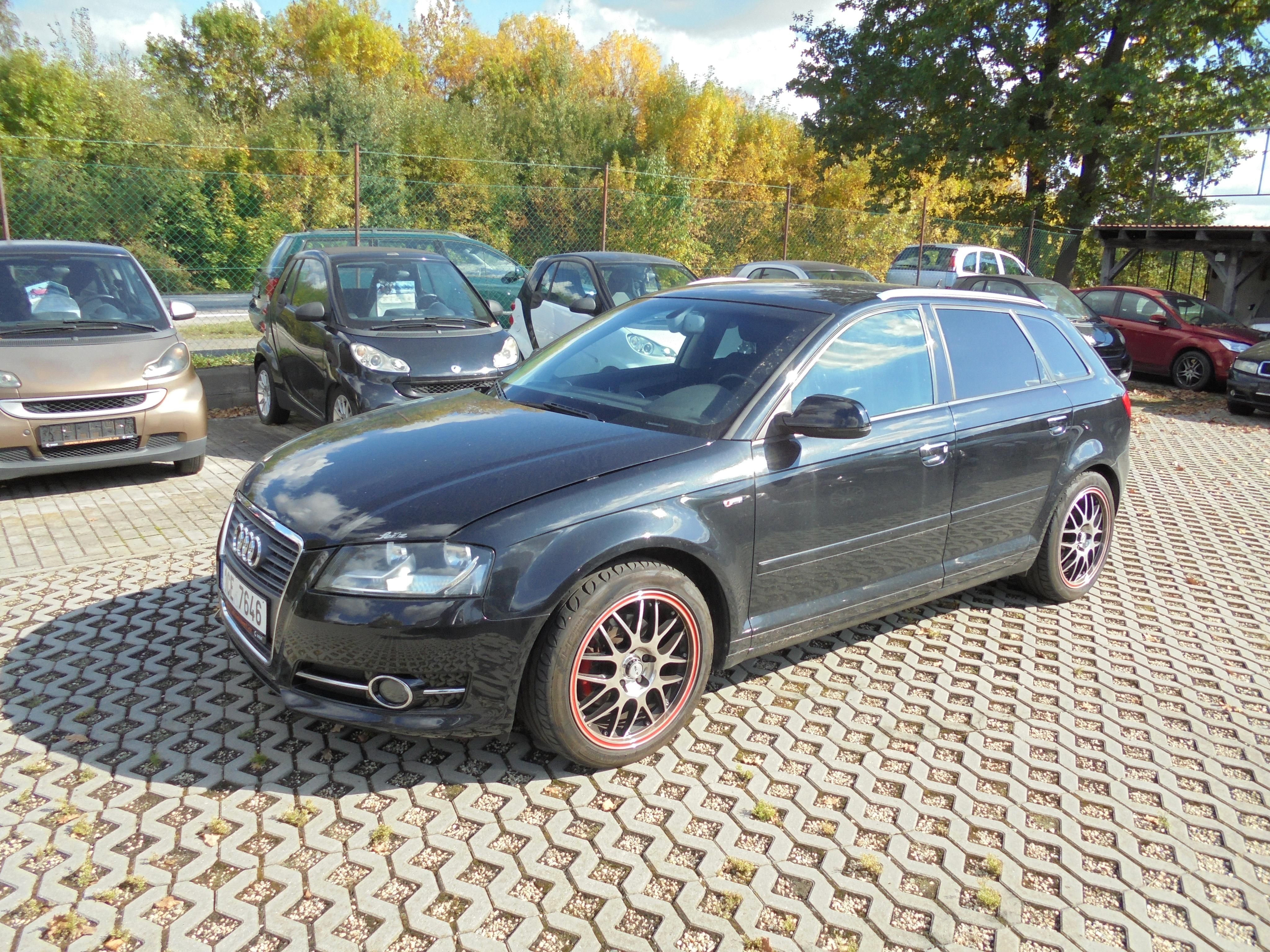 Audi A3, 1,4i benzín klimatizace - fotka 2