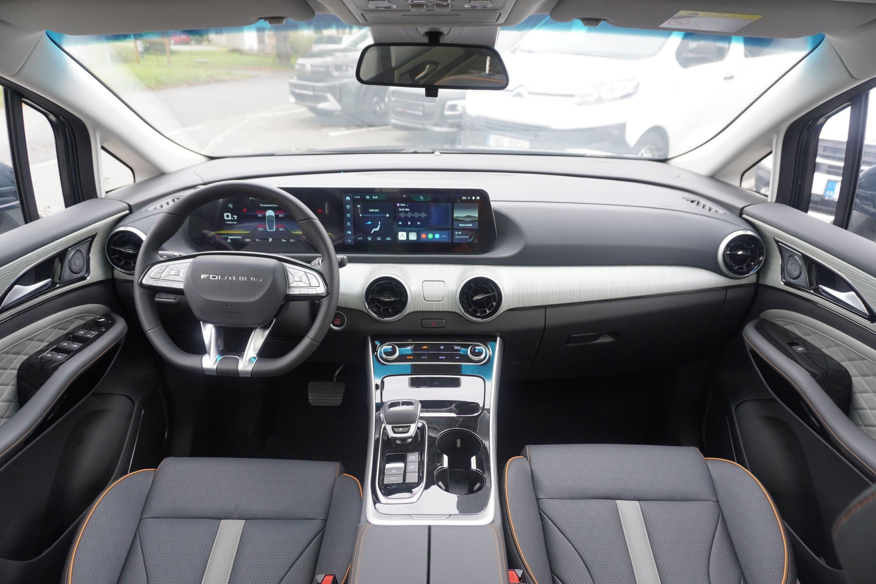 Dongfeng U-Tour, Exclusive FR 7míst - fotka 5