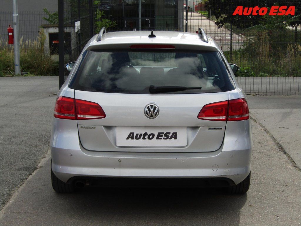 Volkswagen Passat, 1.6TDi,AC,výhřev sed - fotka 5