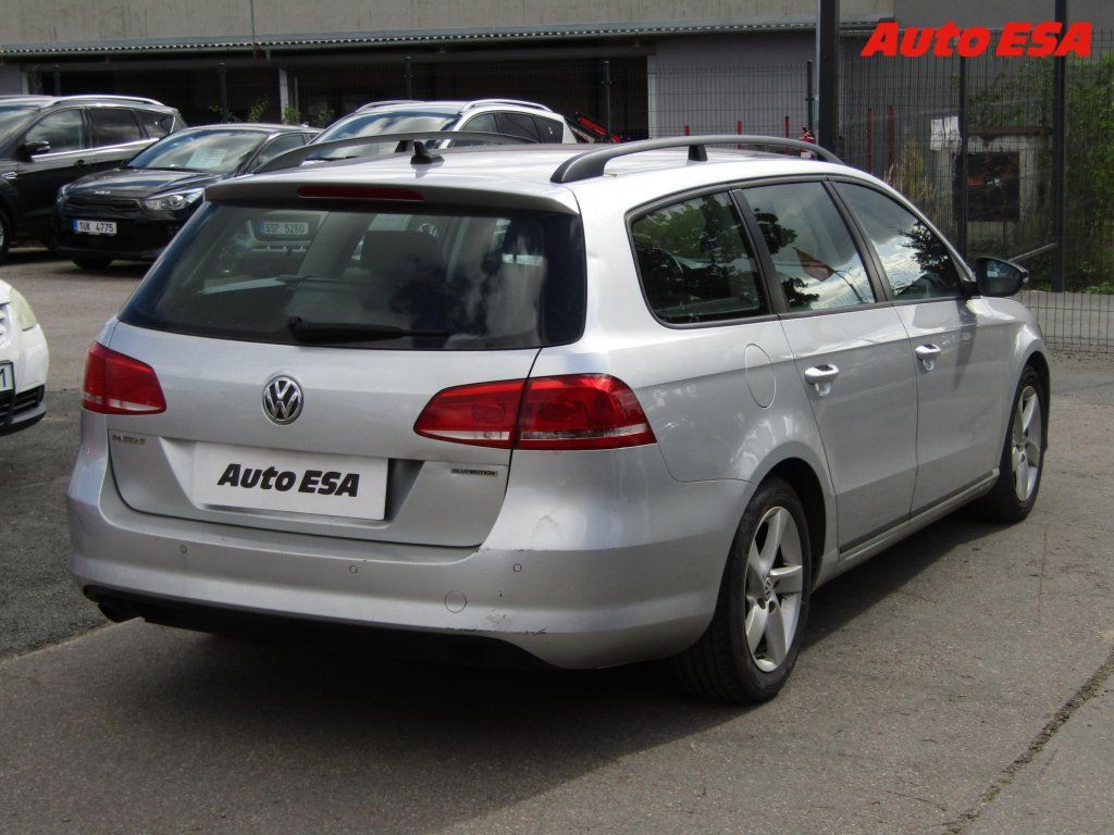 Volkswagen Passat, 1.6TDi,AC,výhřev sed - fotka 4
