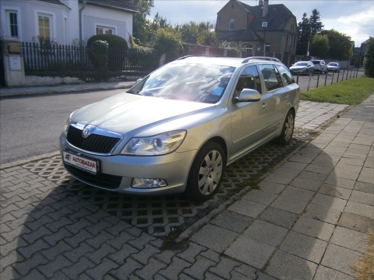 Škoda Octavia, 1,6 TDI KLIMA - fotka 3
