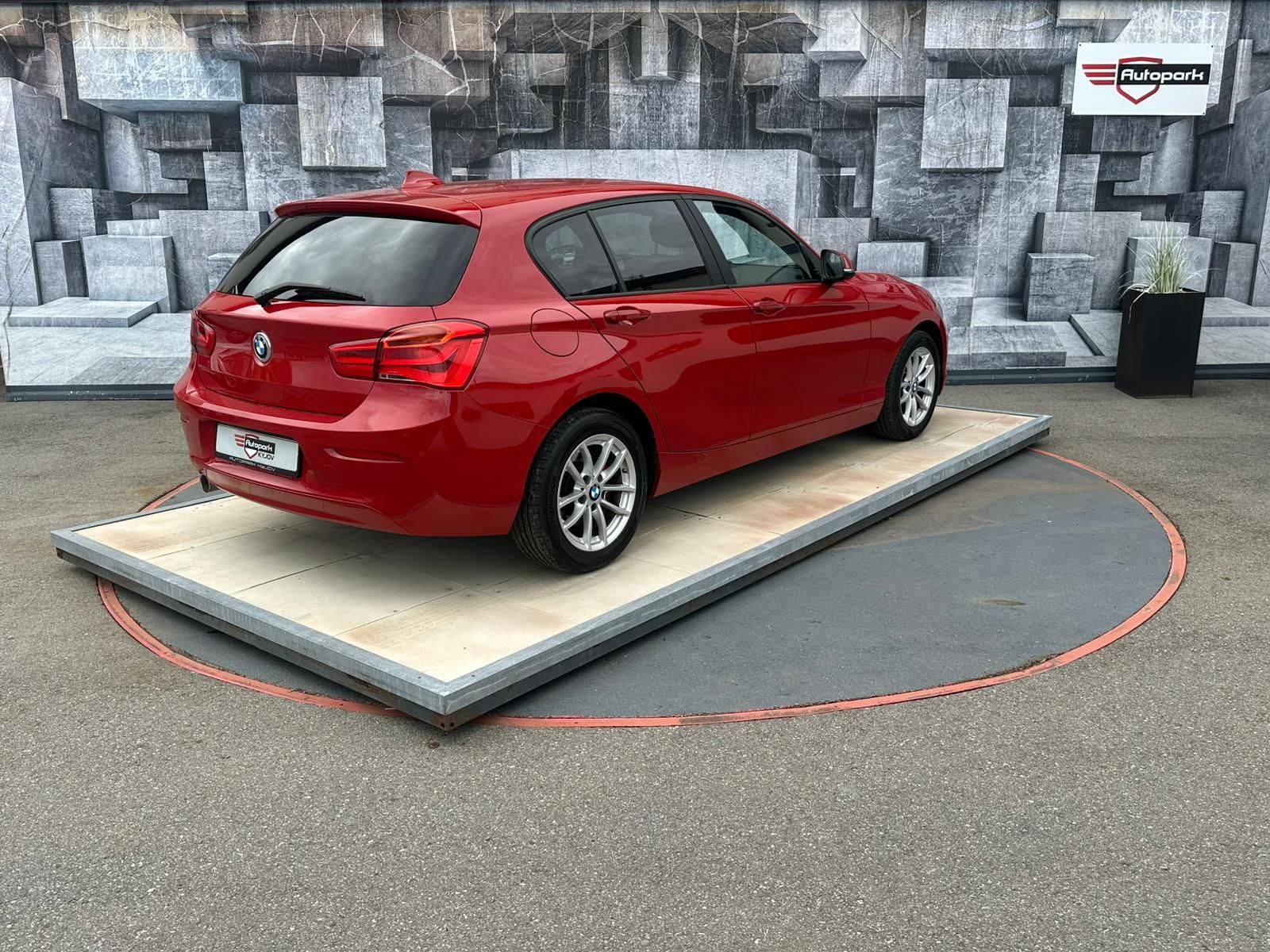BMW Řada 1, 118D, 2.0D, 110KW - fotka 6