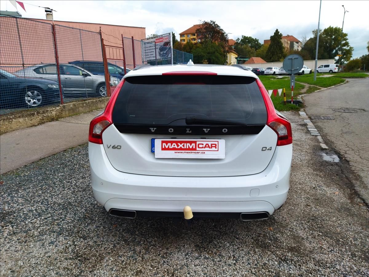 Volvo V60, 2,0 D4 DRIVE -E - fotka 6