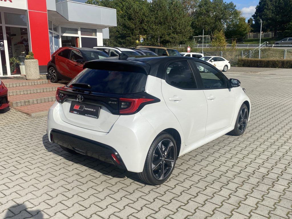 Toyota Yaris, 1.5 Hybrid 130 Premiere Ed. - fotka 6