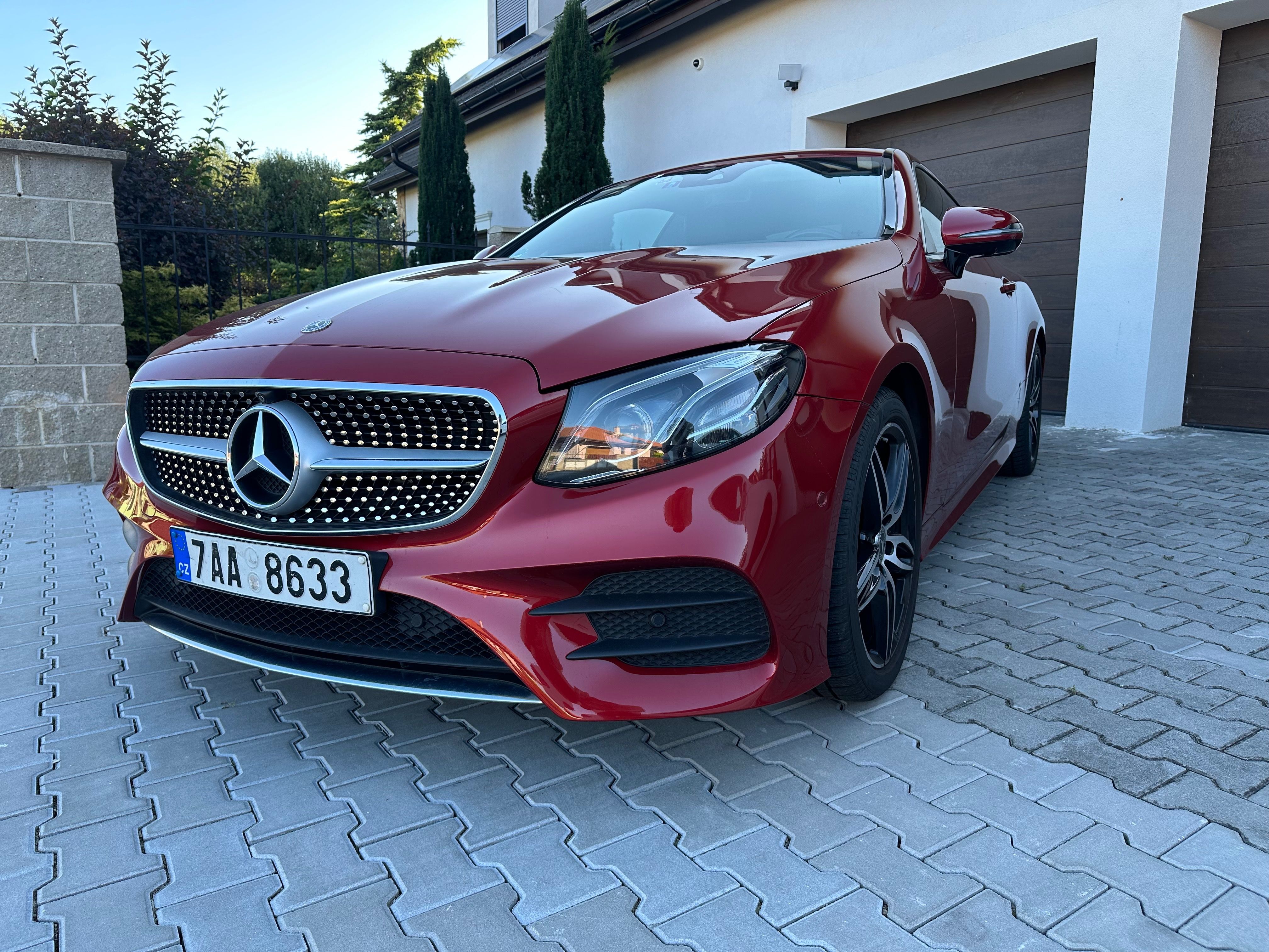 Mercedes-Benz Třídy E, E220, 2,0, 143kw, 2xpneu - fotka 4