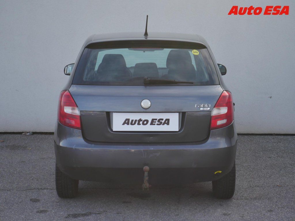 Škoda Fabia, 1.2 i,AC,tažné - fotka 5