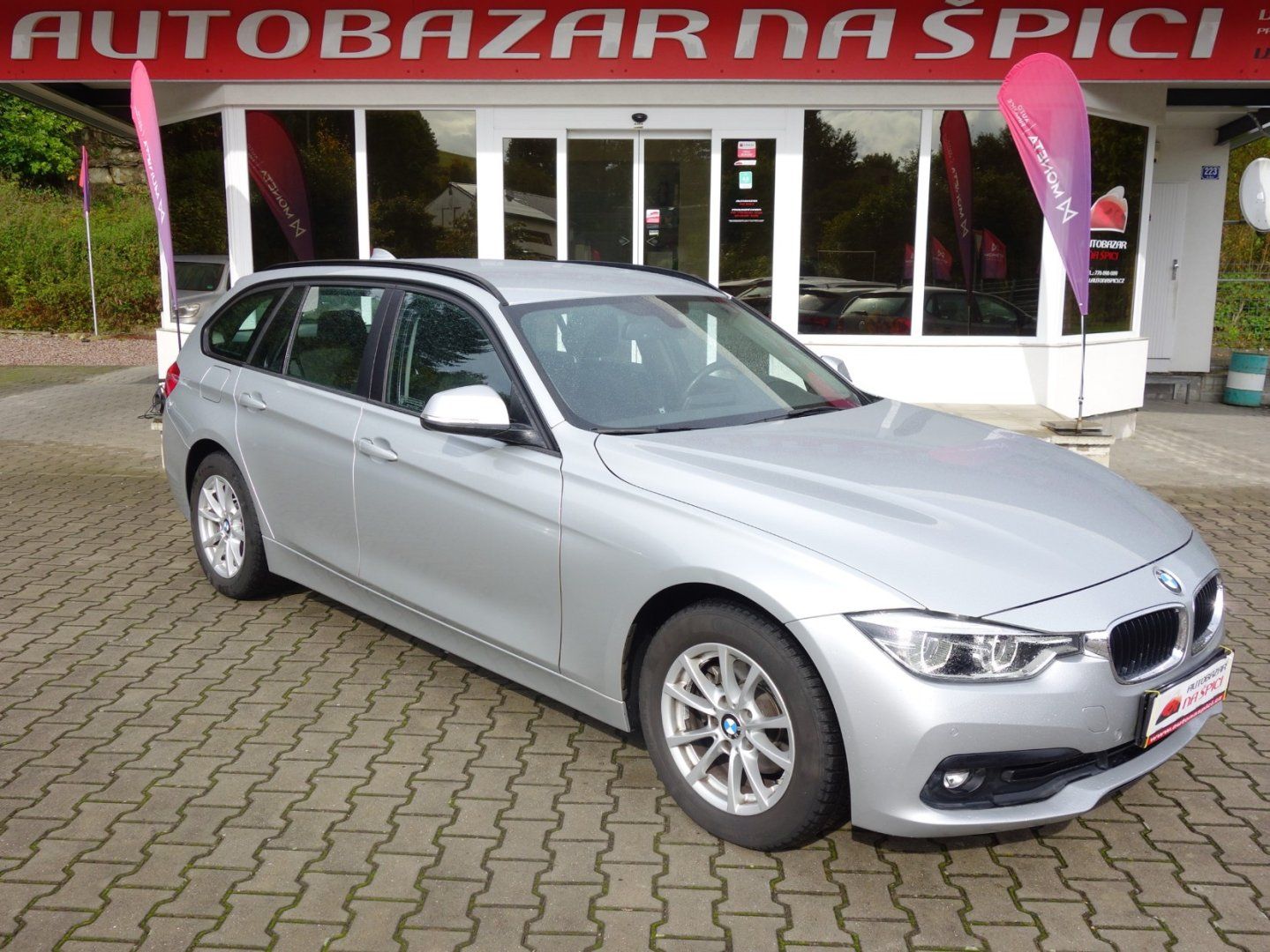 BMW Řada 3, 318d 110kW -FULL LED-DPH - fotka 2