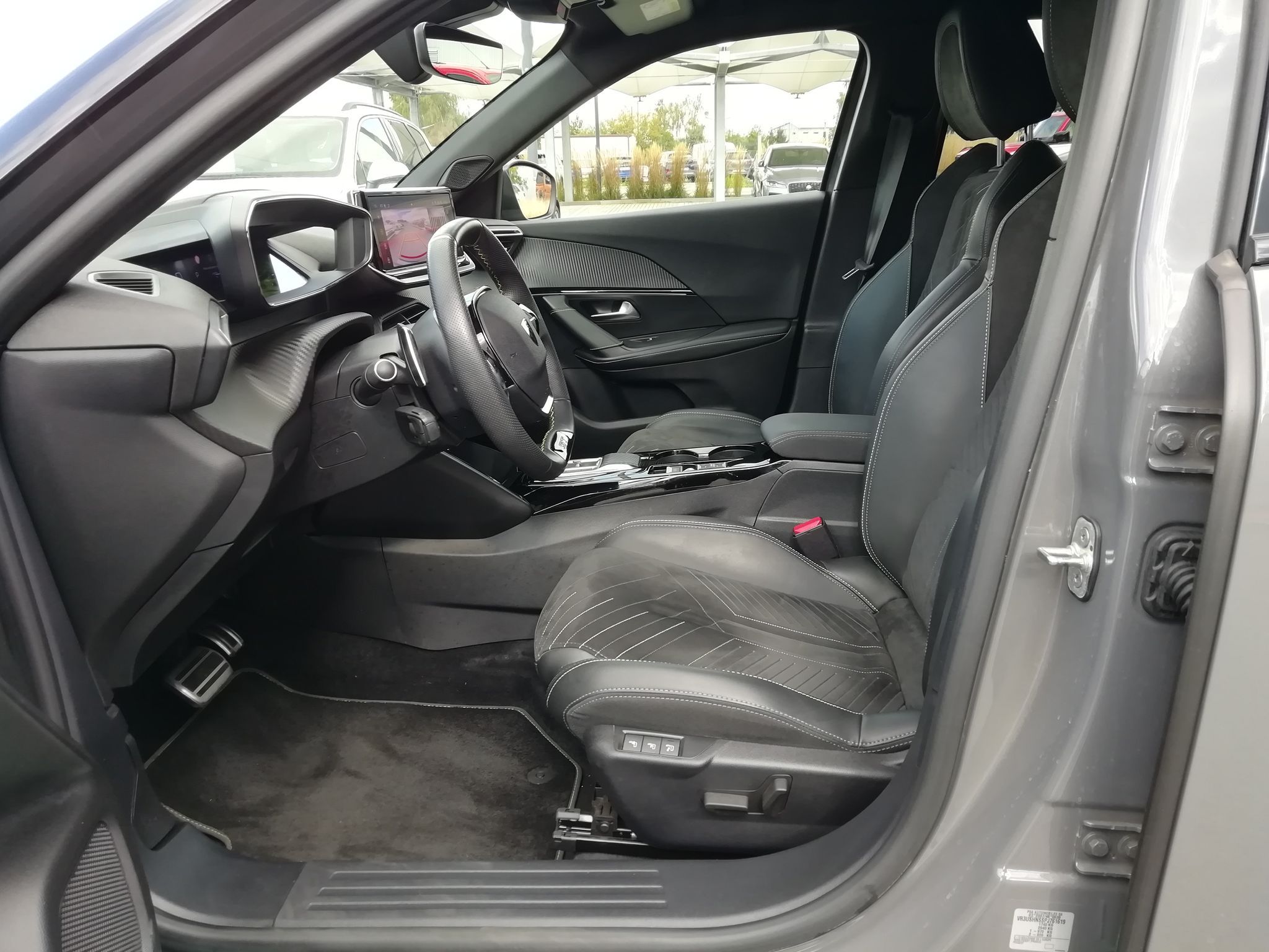Peugeot 2008, GT 1,2 PT 130 S&S EAT8 - fotka 5