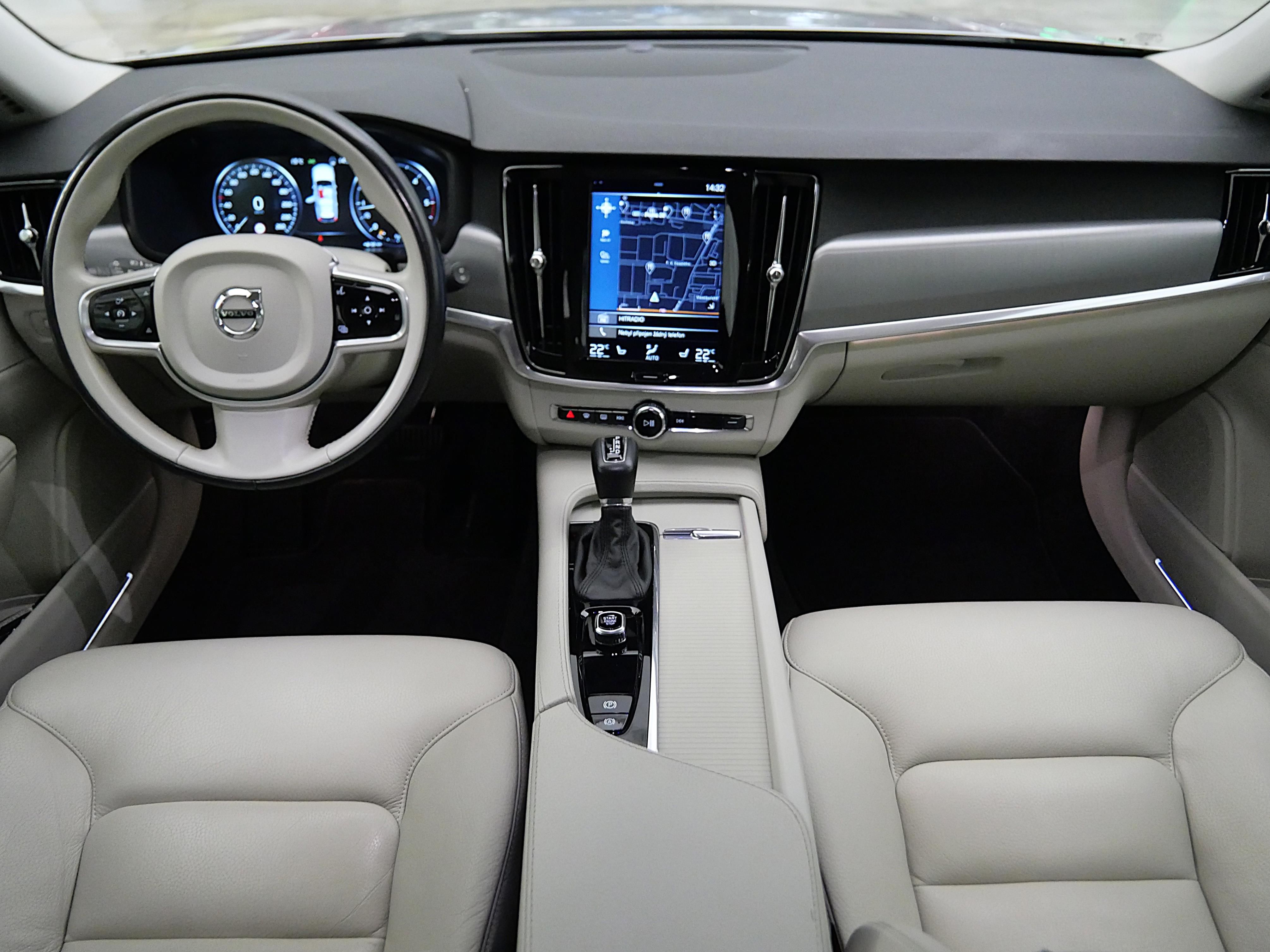 Volvo V90, D3 110 kW Momentum - fotka 5