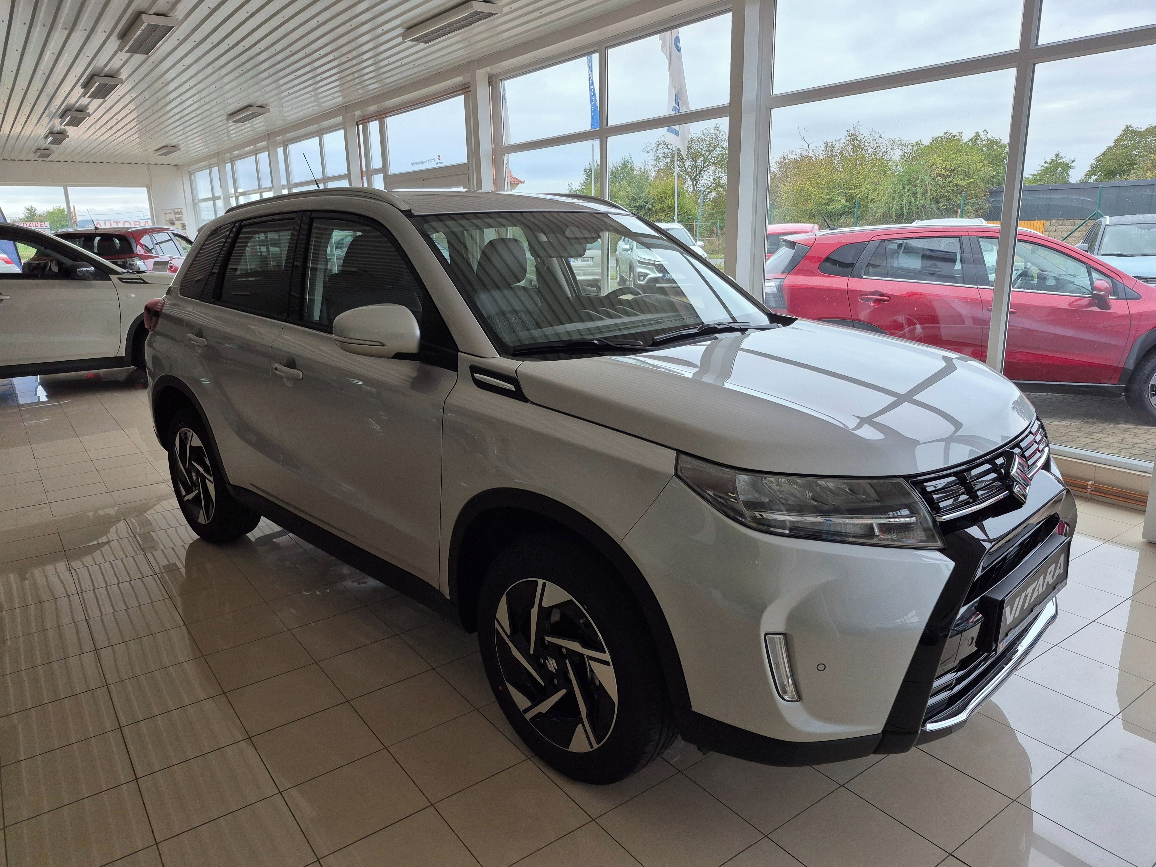 Suzuki Vitara, 1,4 Elegance Automat + KOLA - fotka 2