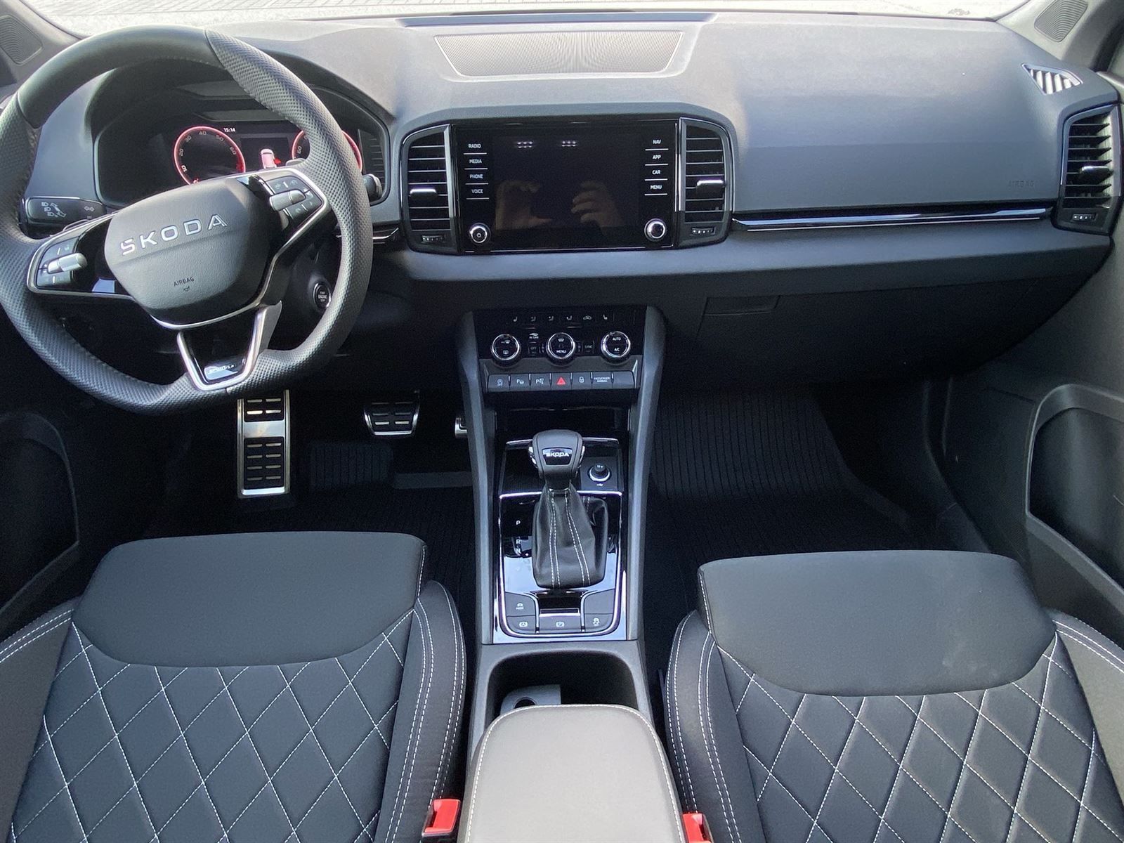 Škoda Karoq, 1,5 TSI 110 kW DSG Sportline - fotka 5