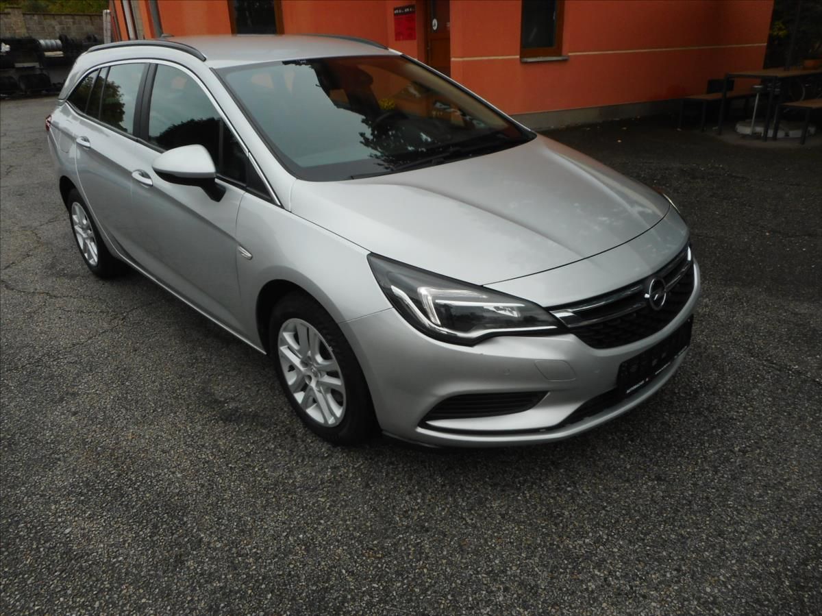 Opel Astra, 1,6 CDTi SPORTS TOURER - fotka 3