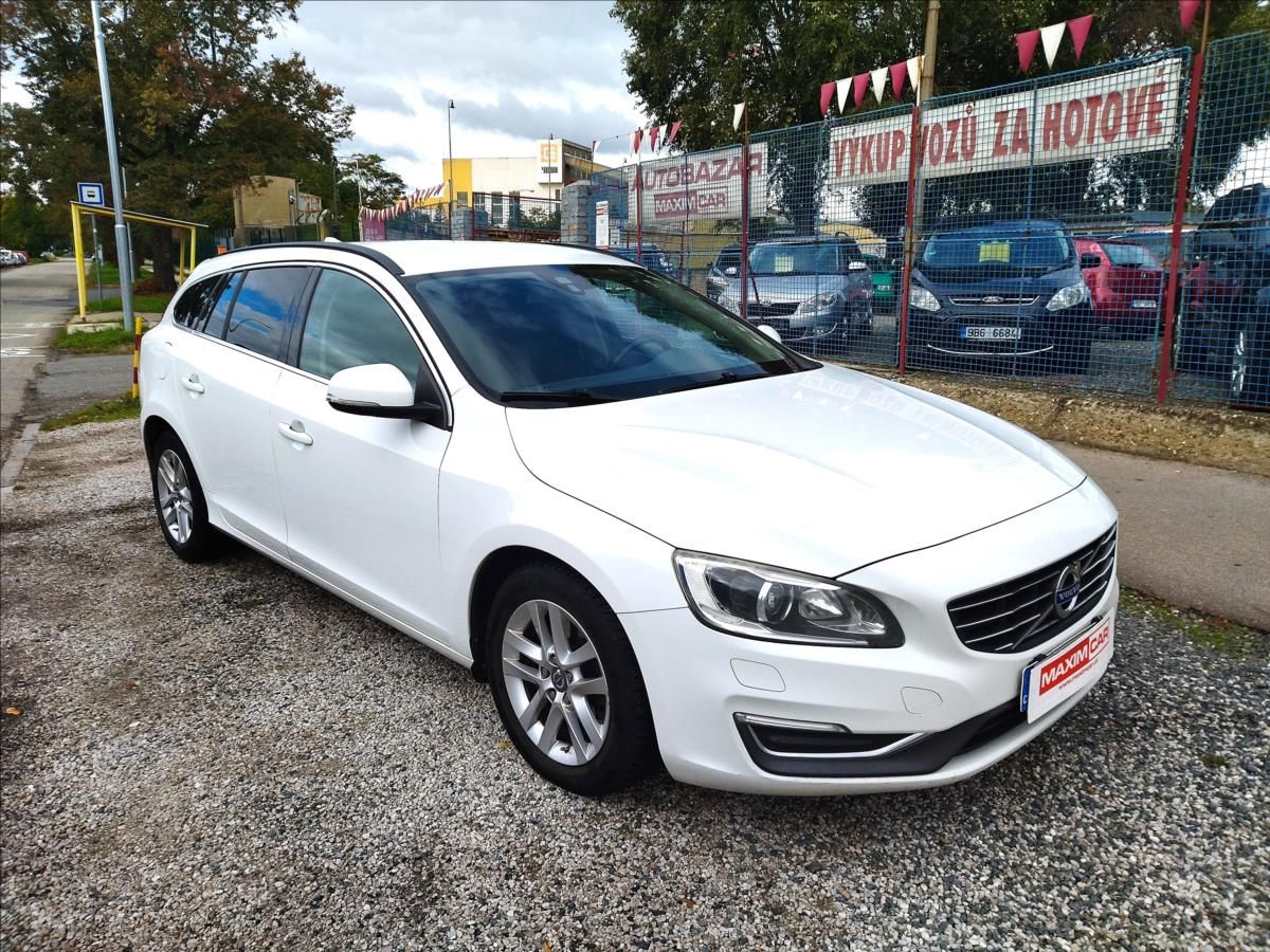 Volvo V60, 2,0 D4 DRIVE -E - fotka 3
