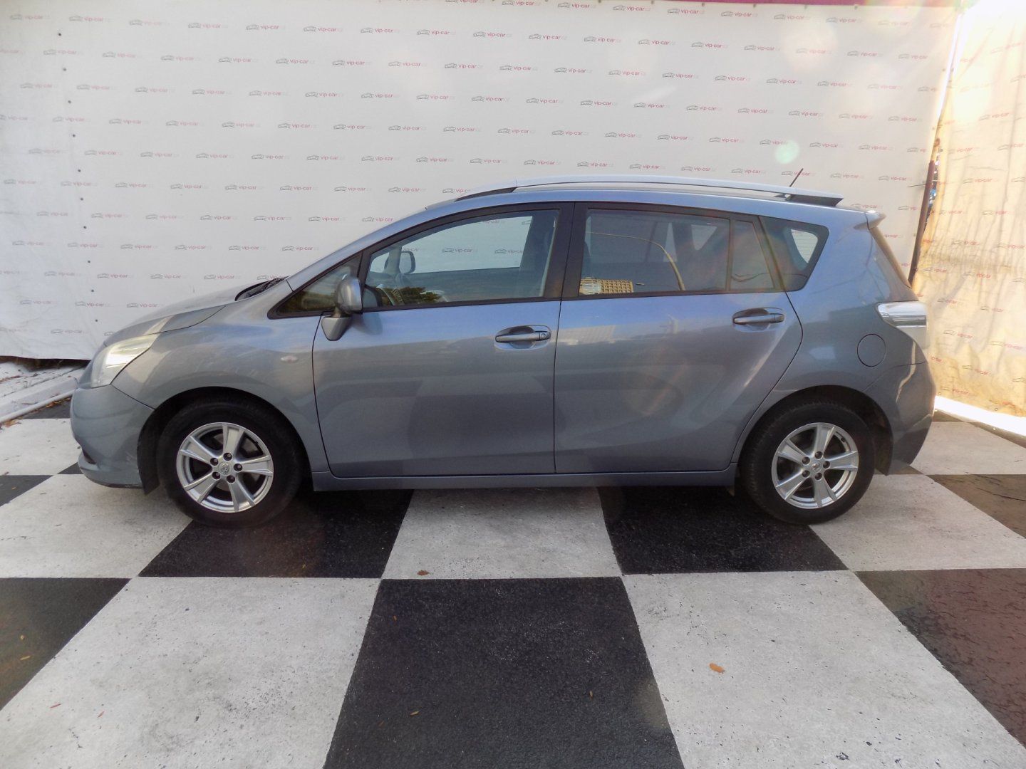 Toyota Verso, 2.0 D-4D/1.Maj.ČR/keyless-go/ - fotka 2
