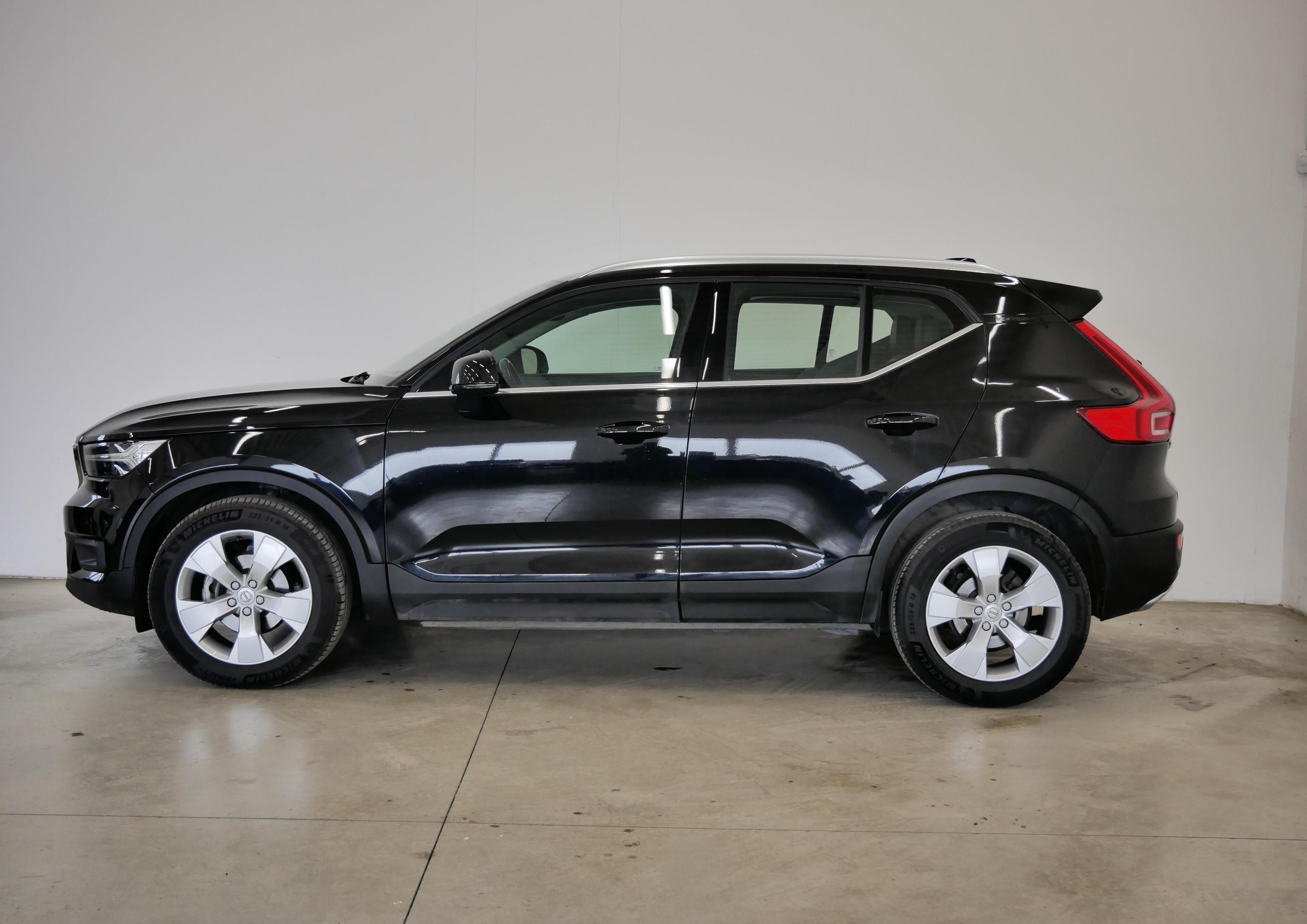 Volvo XC40, 2.0 d 110 kW Inscription - fotka 3