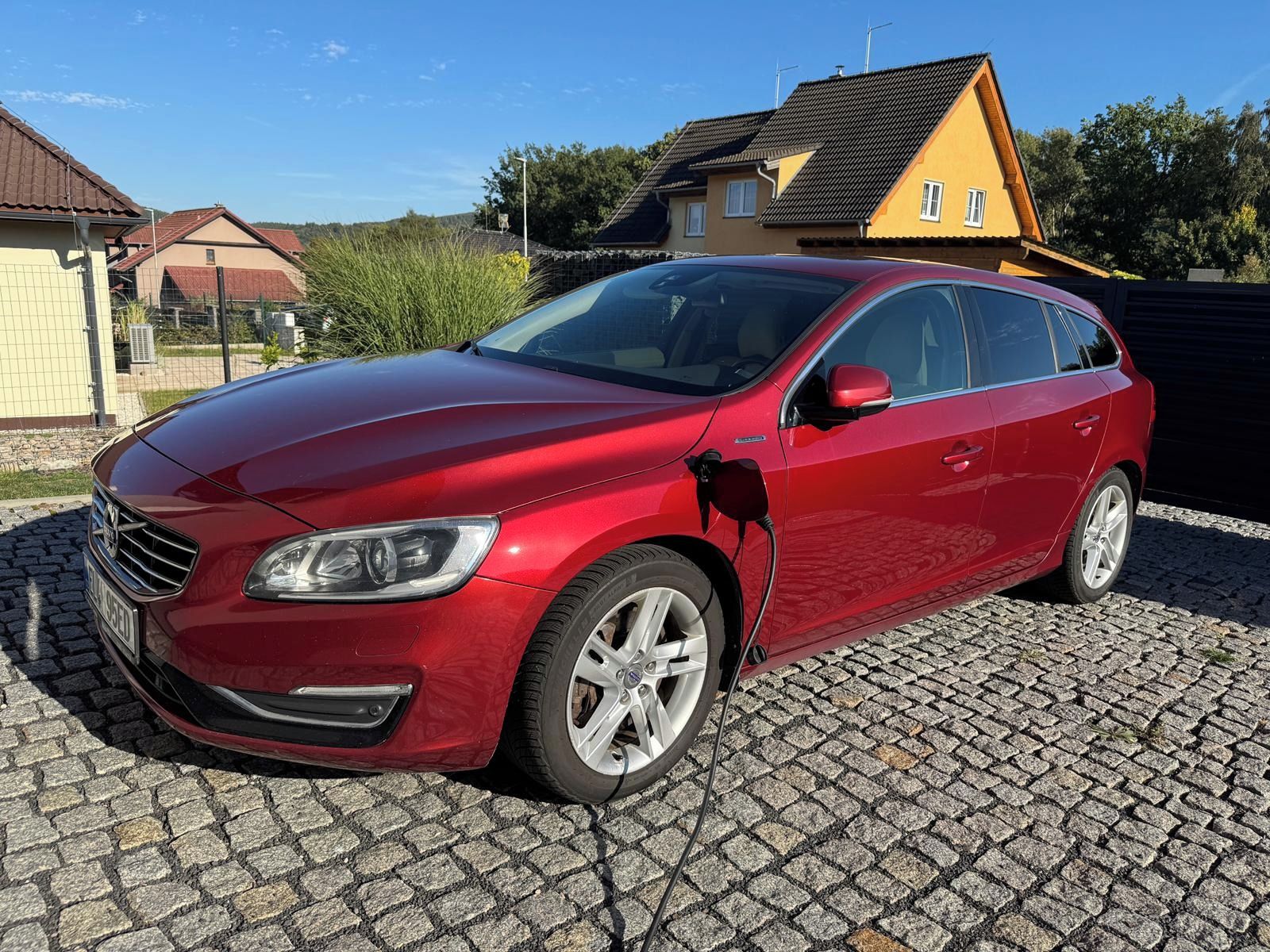 Volvo V60, 2.4D 4x4 PLUG-IN HYBRID SUMMUM - fotka 6