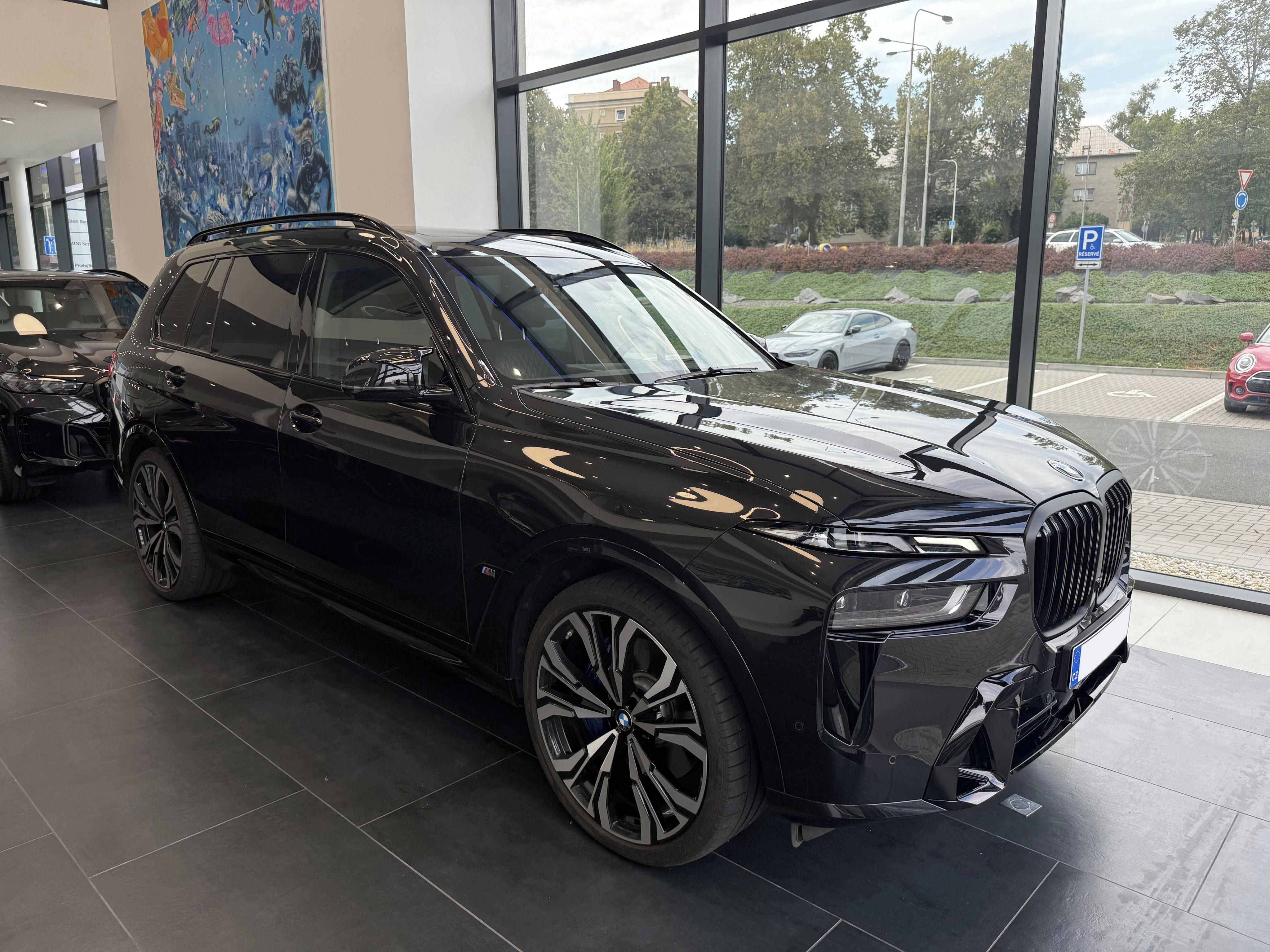 BMW X7, M60i, 1. majitel, plná výbava - fotka 2