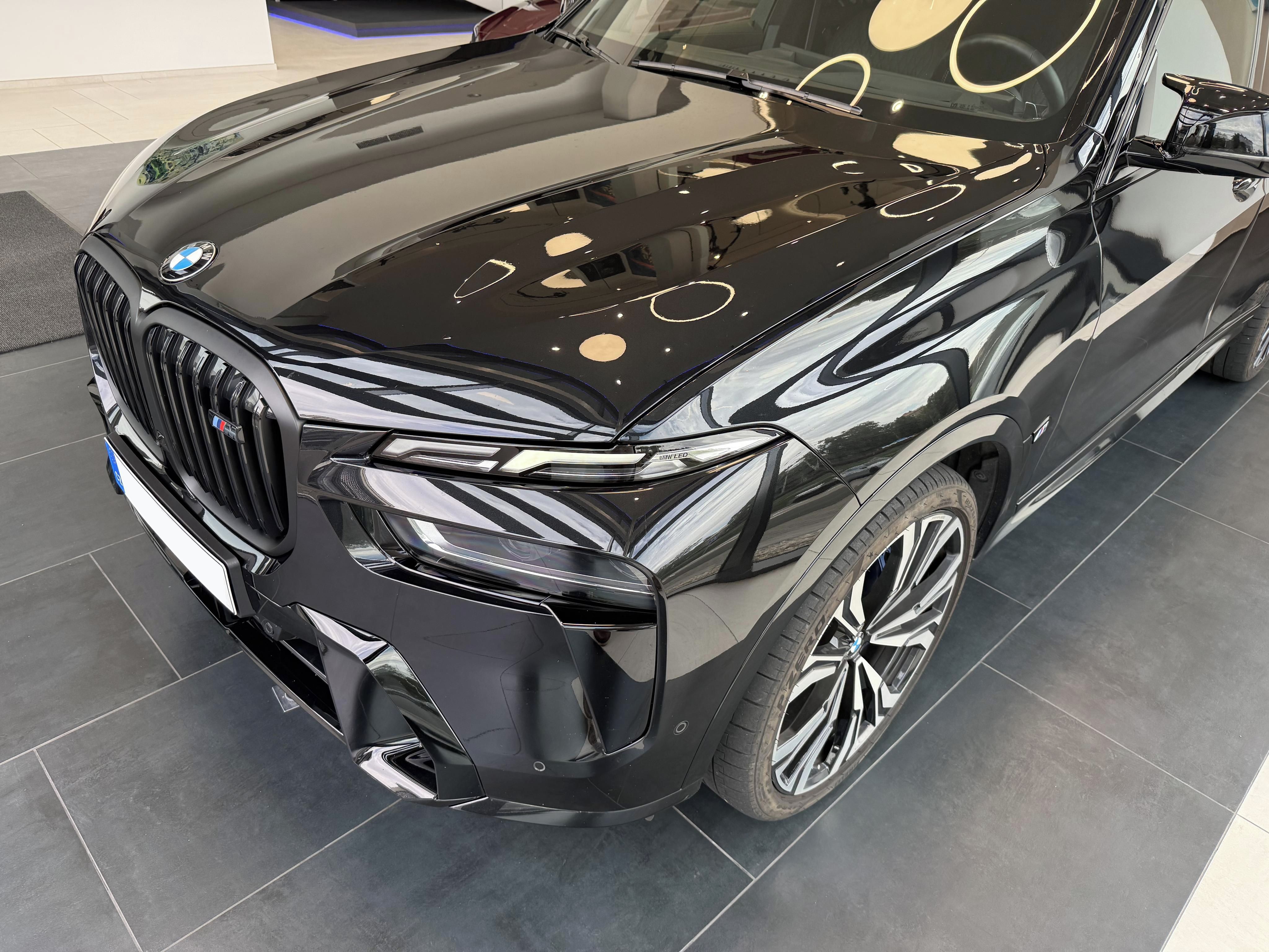 BMW X7, M60i, 1. majitel, plná výbava - fotka 3