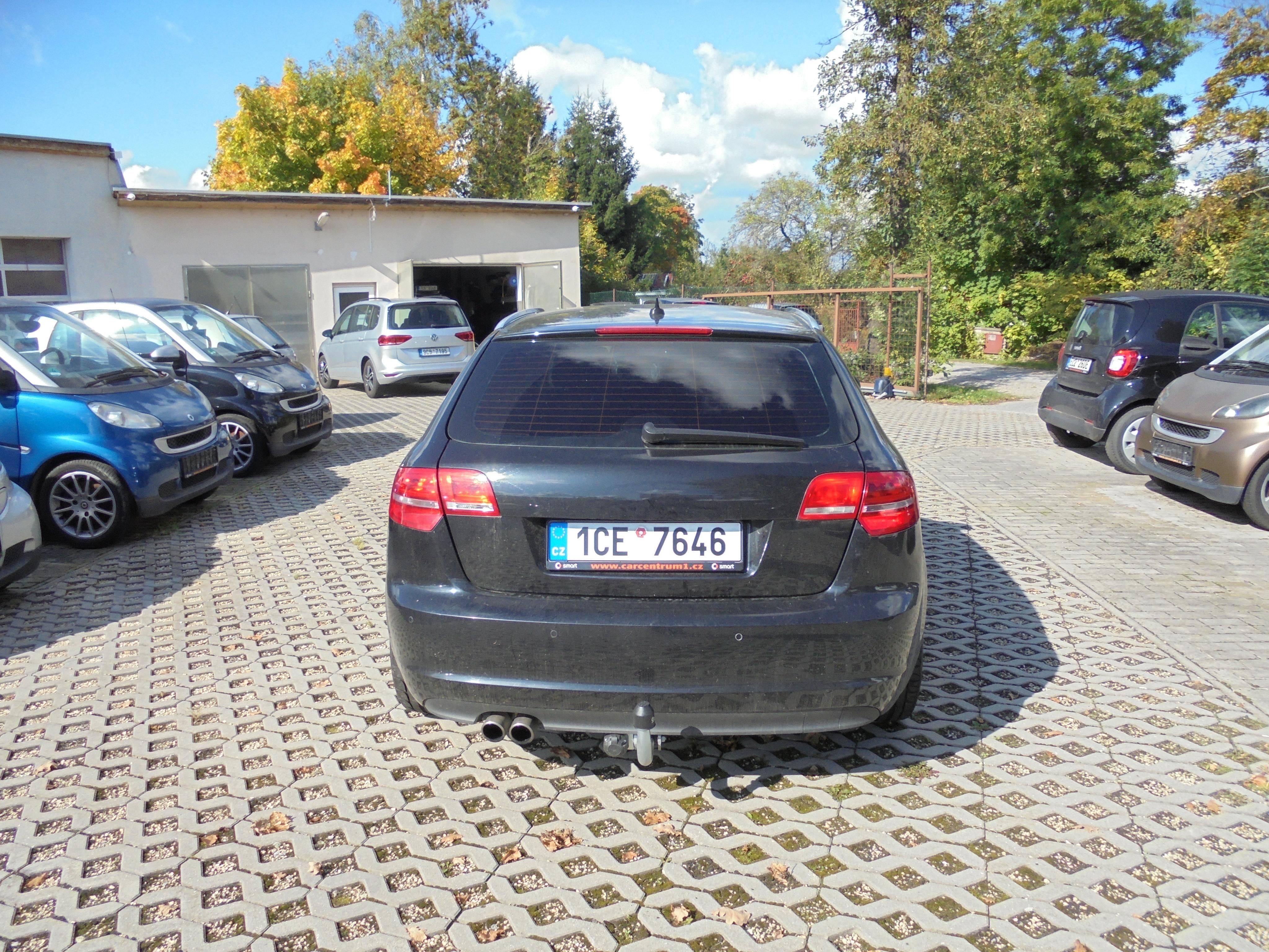 Audi A3, 1,4i benzín klimatizace - fotka 4