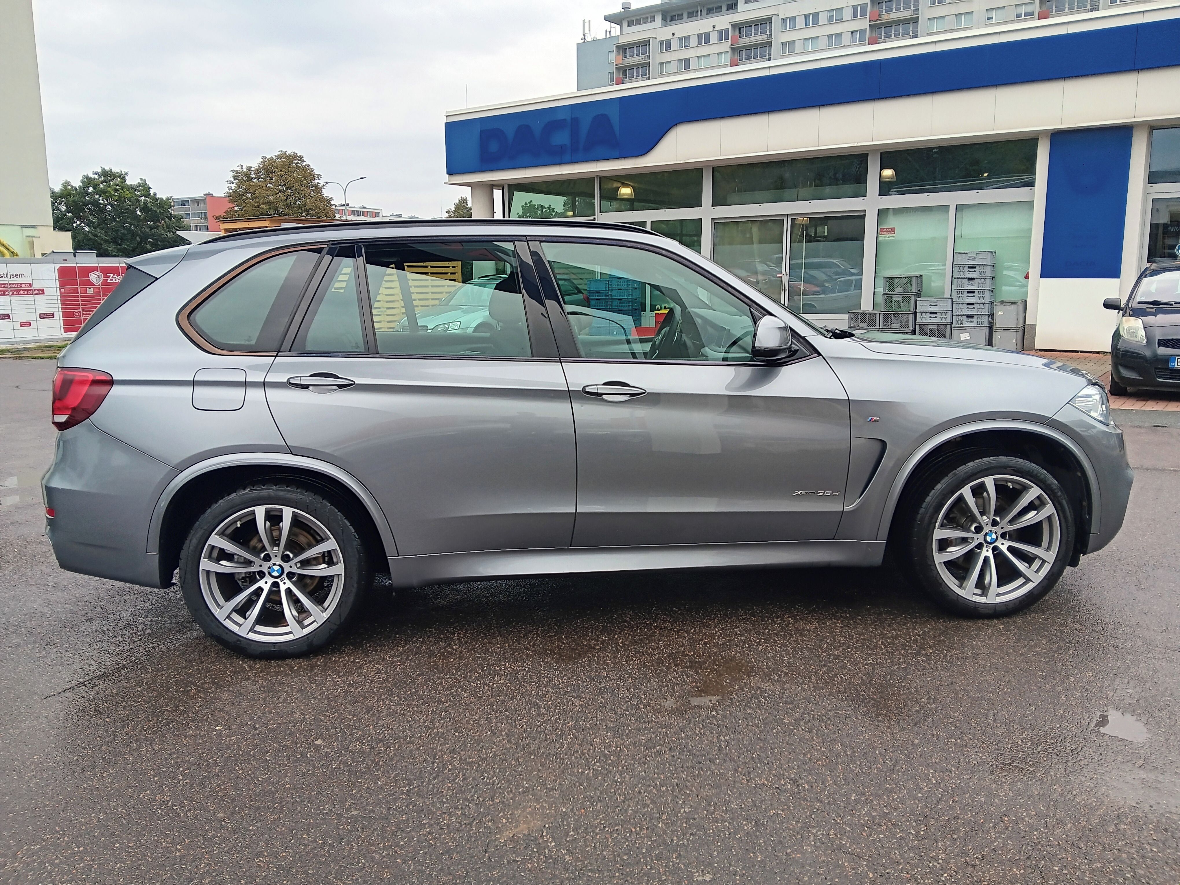 BMW X5, 30D koupeno v CZ - fotka 5