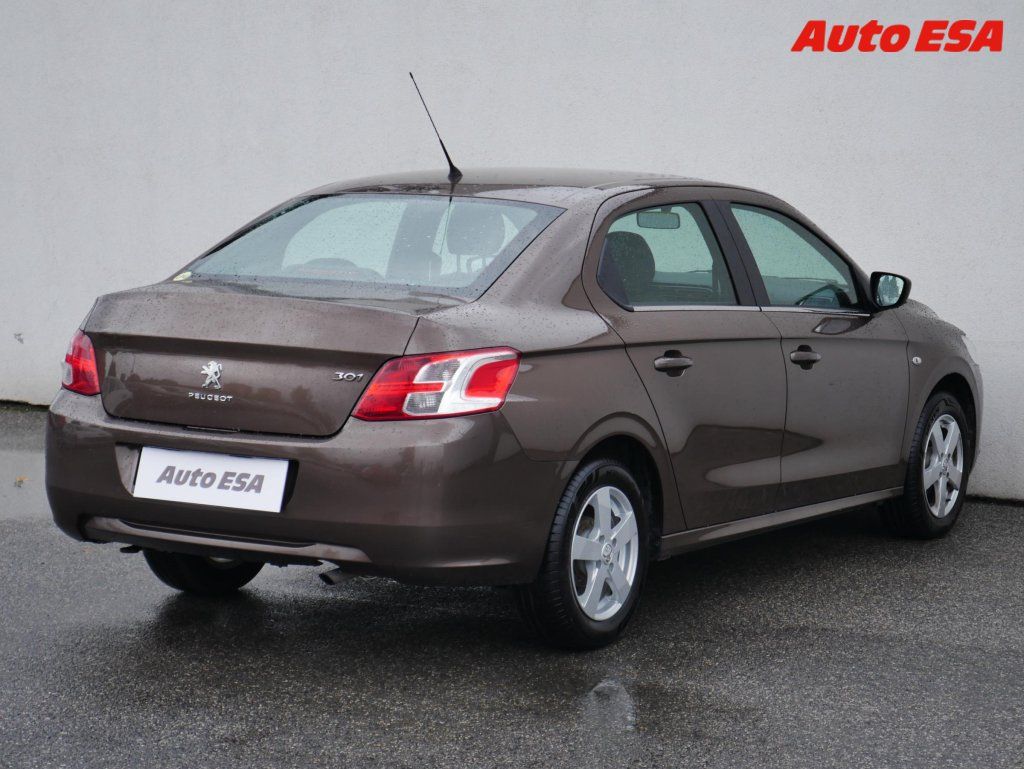 Peugeot 301, 1.2 i,ČR,AC,tempo - fotka 4