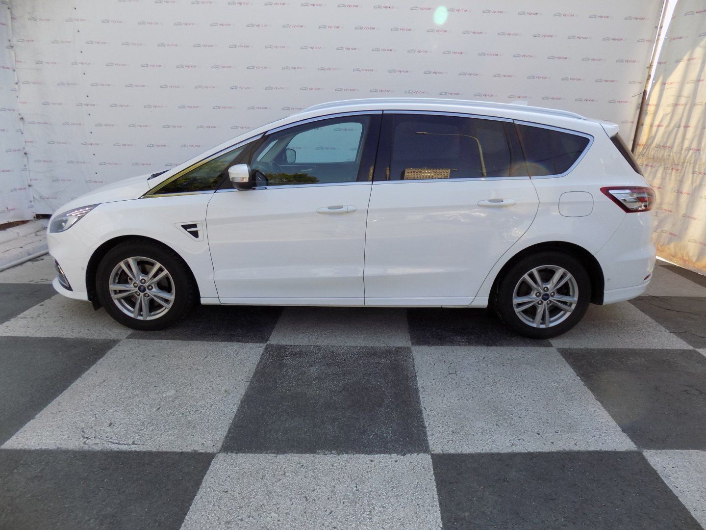 Ford S-MAX, 2.0TDCi/Titanium/AT/LED/ - fotka 2