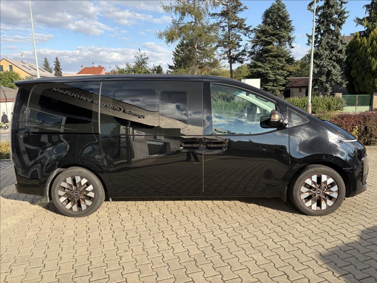Hyundai Staria, 2,2 CRDi 4x4 aut  Luxury 7 mís - fotka 6