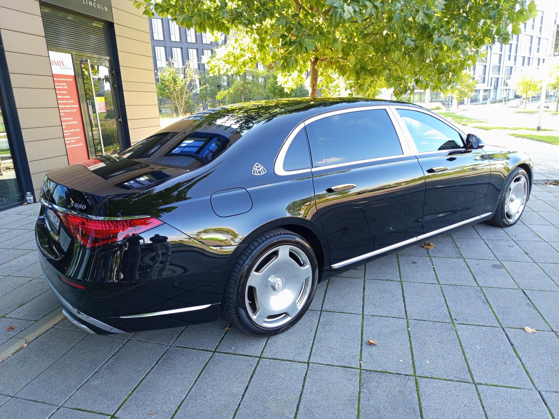 Mercedes-Benz Třídy S, MAYBACH S 680, V12 - fotka 3
