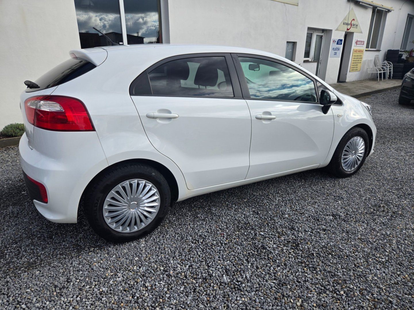 Kia Rio, 1.2 i Zimáky,Serviska - fotka 3