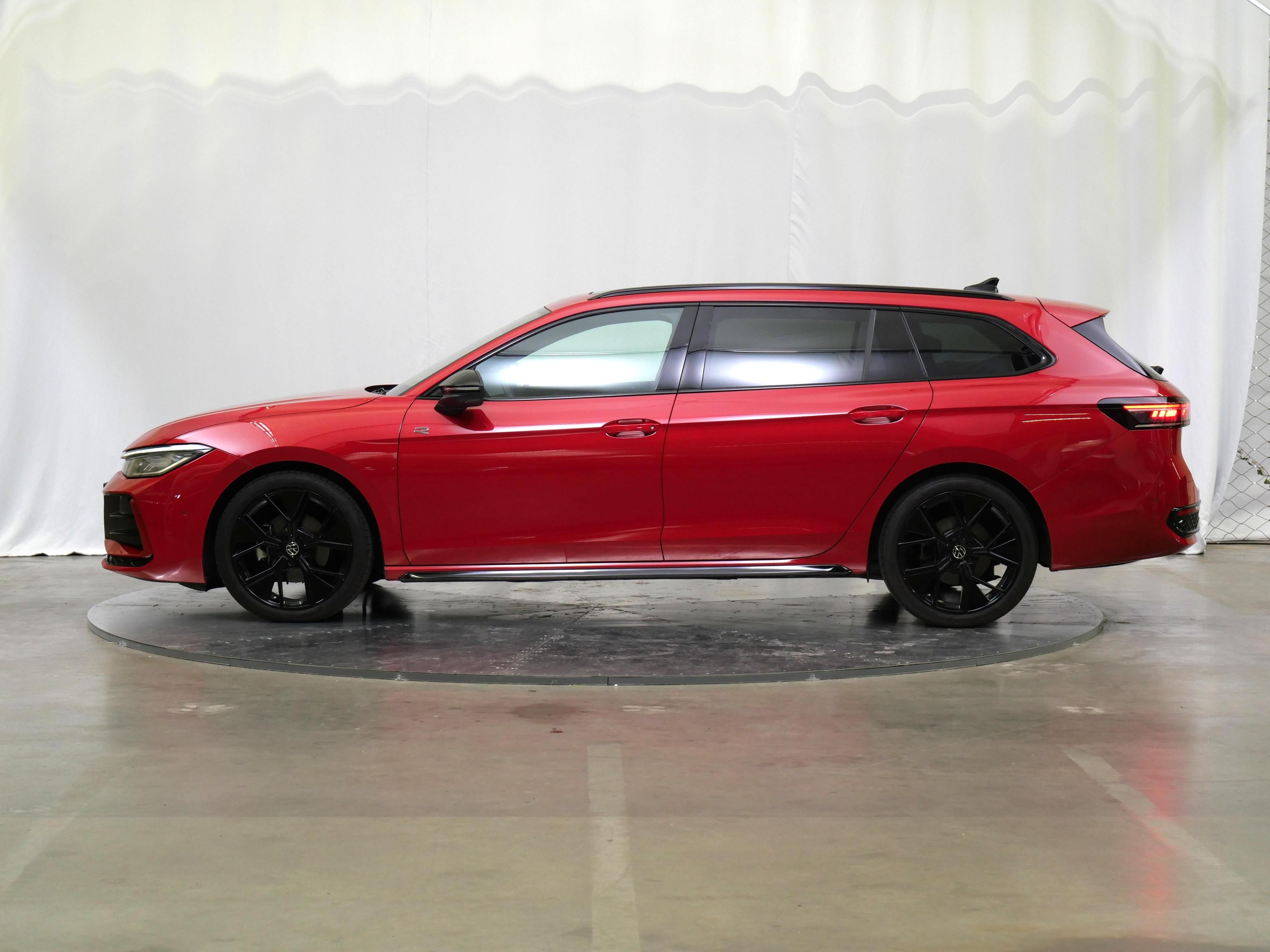 Volkswagen Passat, 2.0 TDI 110 kW DSG R-Line - fotka 3