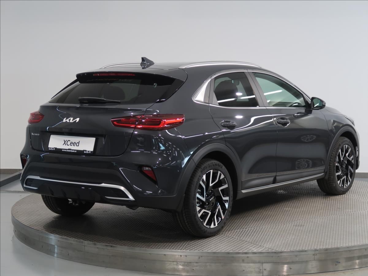 Kia XCee´d, 1,5 T-GDi GPF 7DCT  TOP - fotka 2