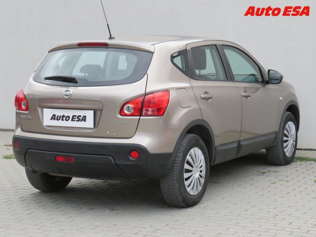 Nissan Qashqai, 2.0dCi 4x4,ČR,Acenta - fotka 4