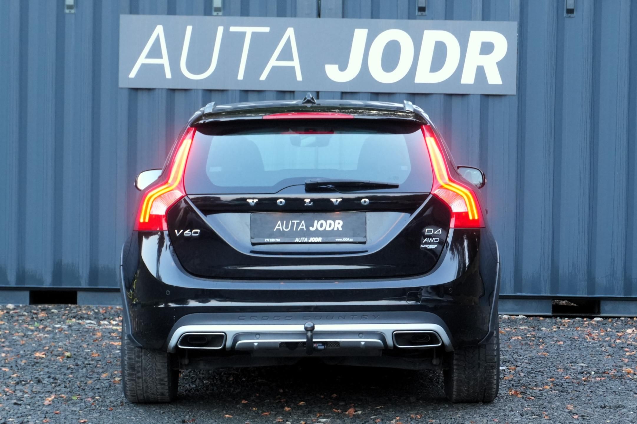 Volvo V60, 2.4 D4 Cross Country,ČR, Tažné - fotka 6