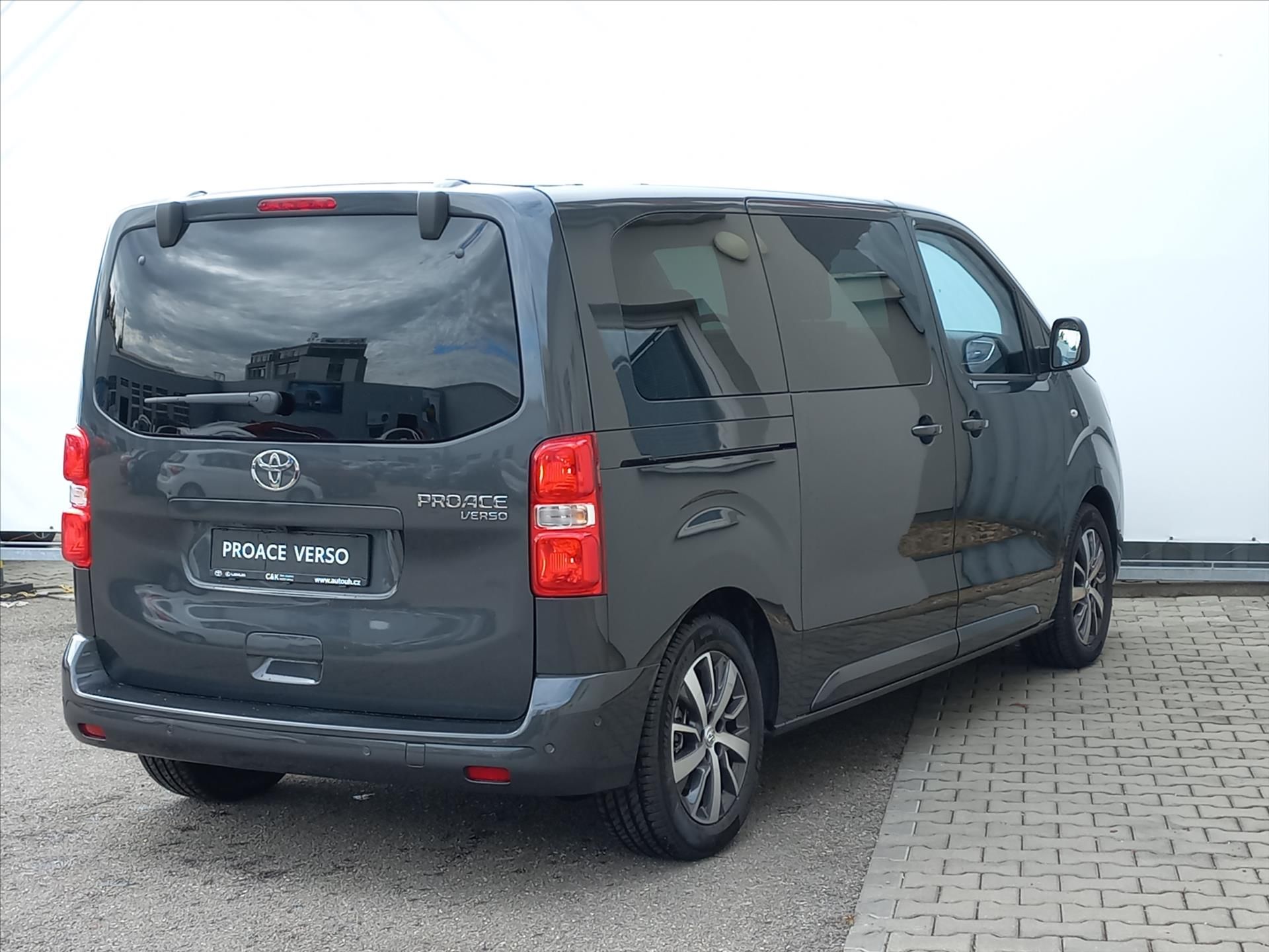 Toyota Proace Verso, 2,0 Diesel 177k 8st.A/T L1  VI - fotka 3