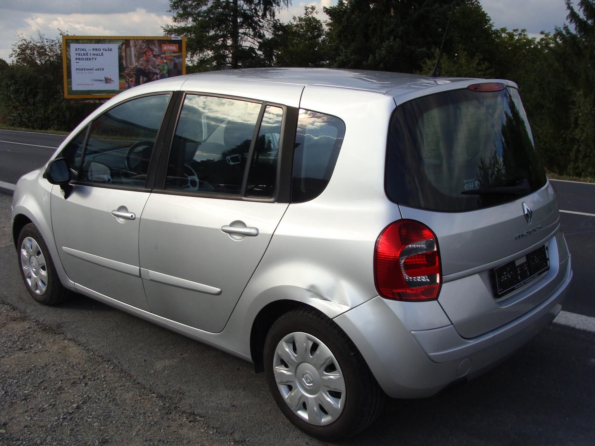 Renault Modus, 1.2 turbo, 74 kW, klimatizace - fotka 3